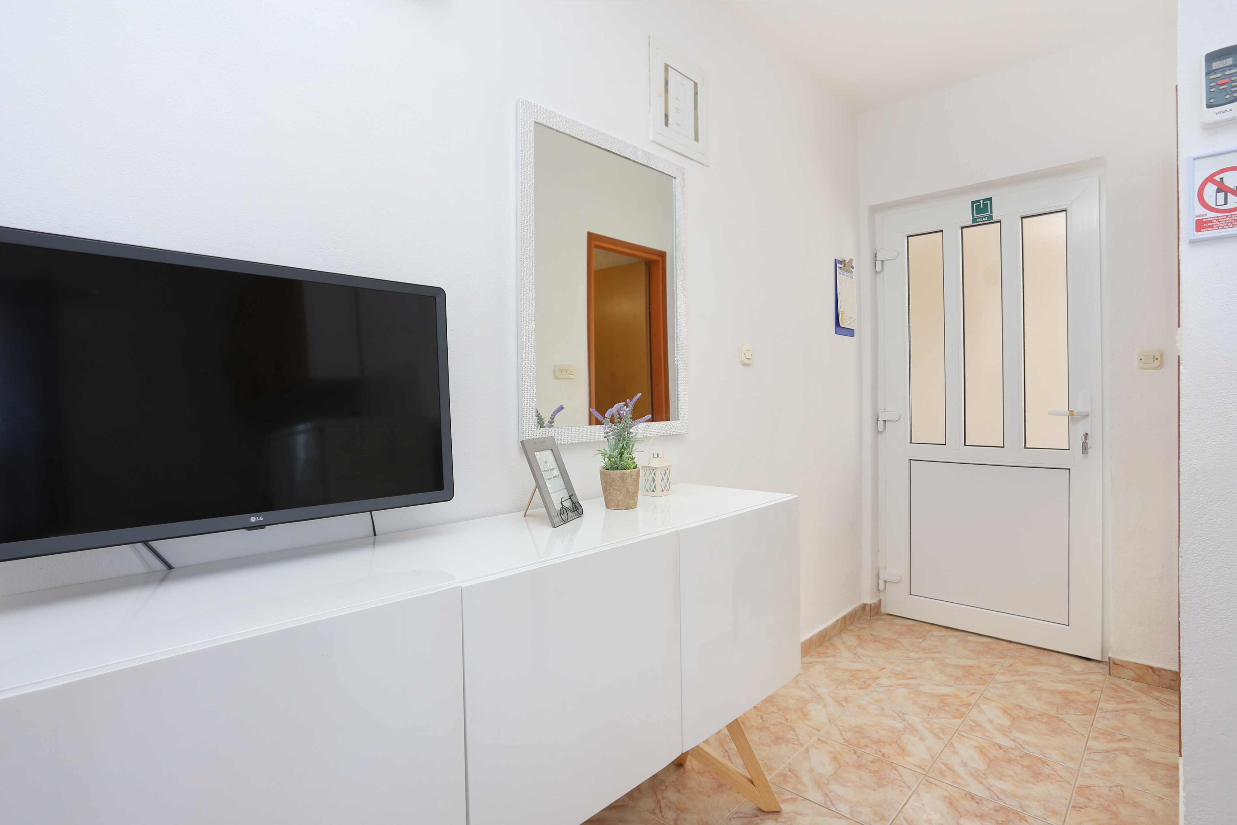 Two bedroom apartment near beach Sevid, Trogir  A-c