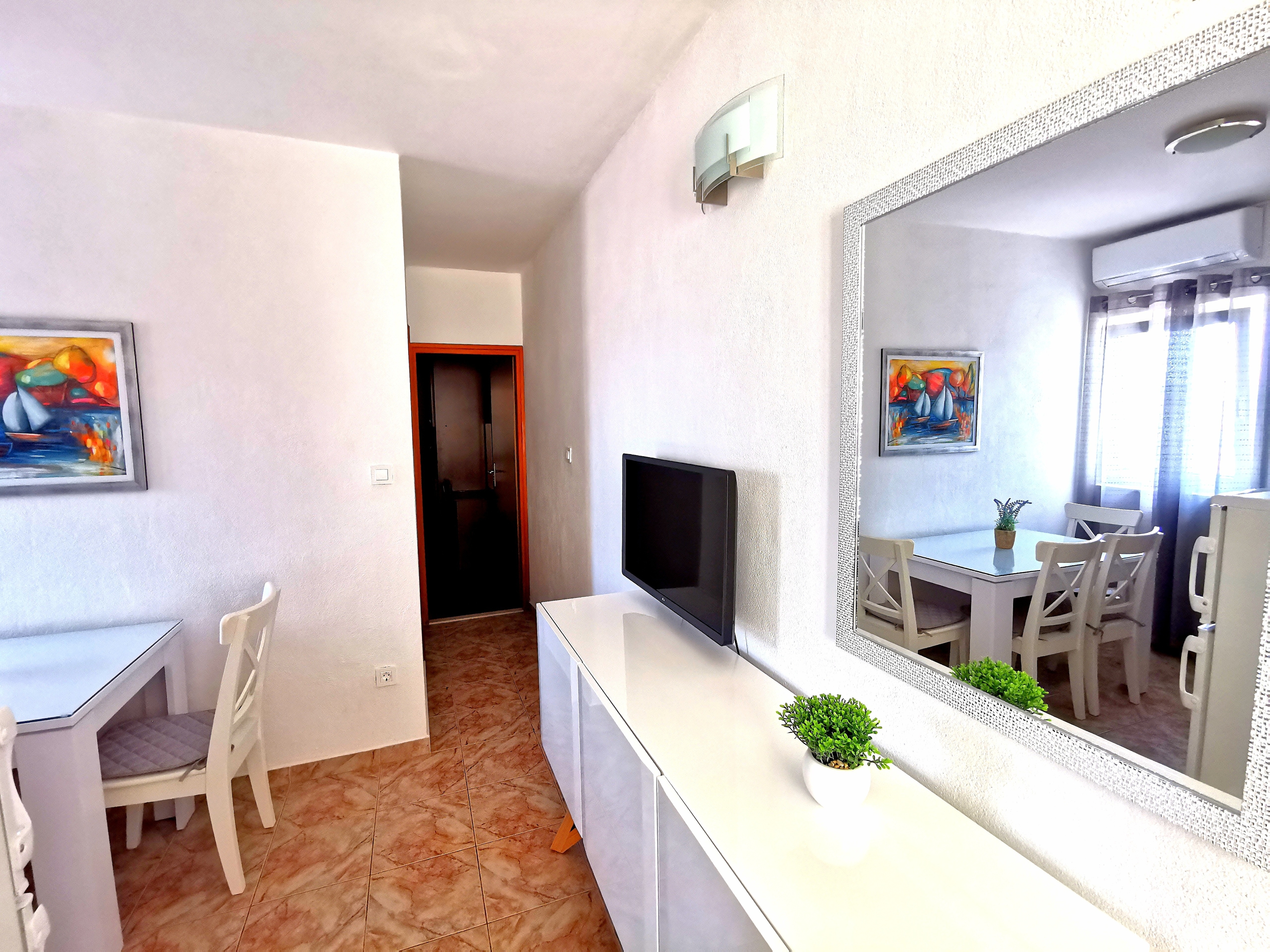 Two bedroom apartment near beach Sevid, Trogir  A-c
