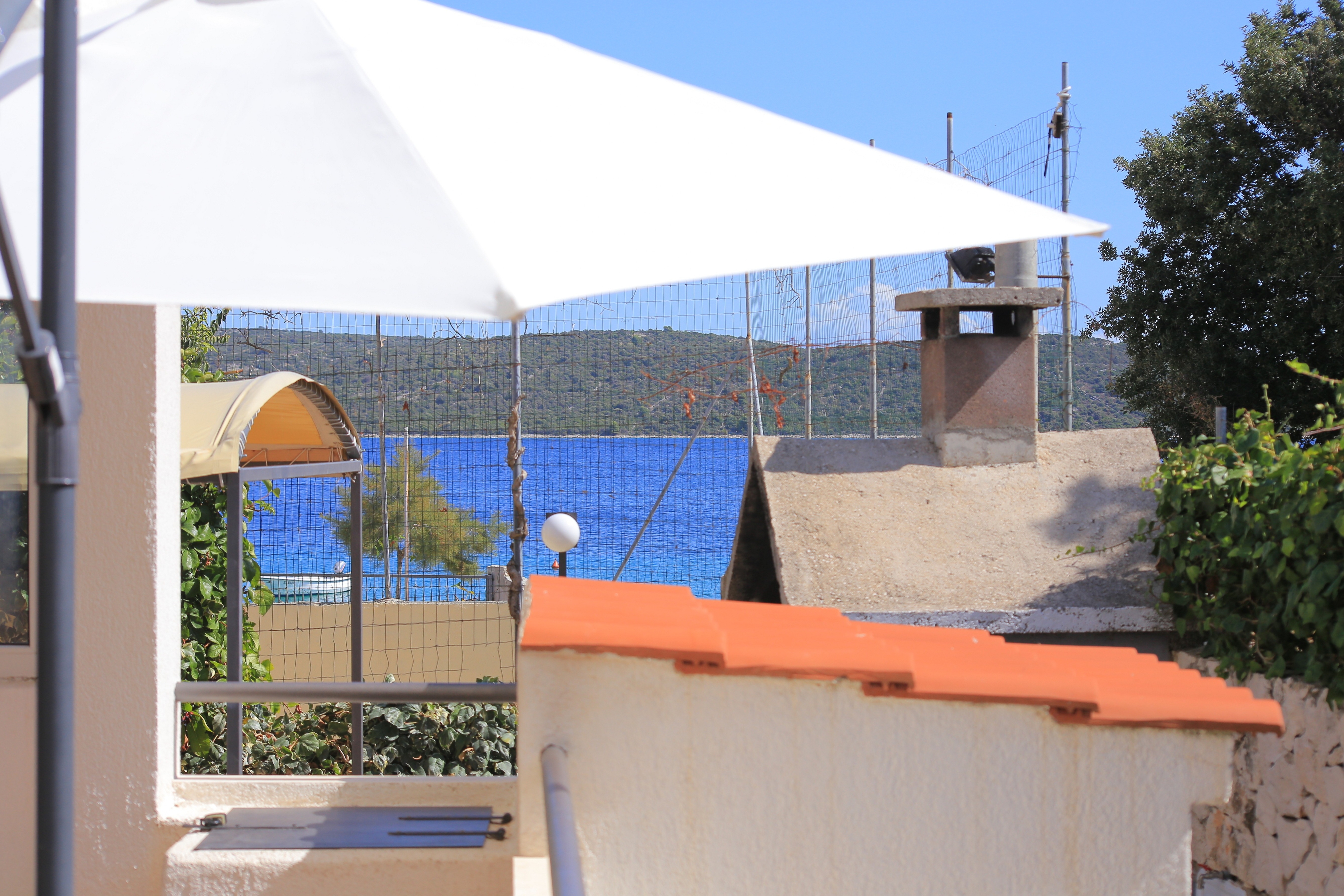 Two bedroom apartment near beach Sevid, Trogir  A-d