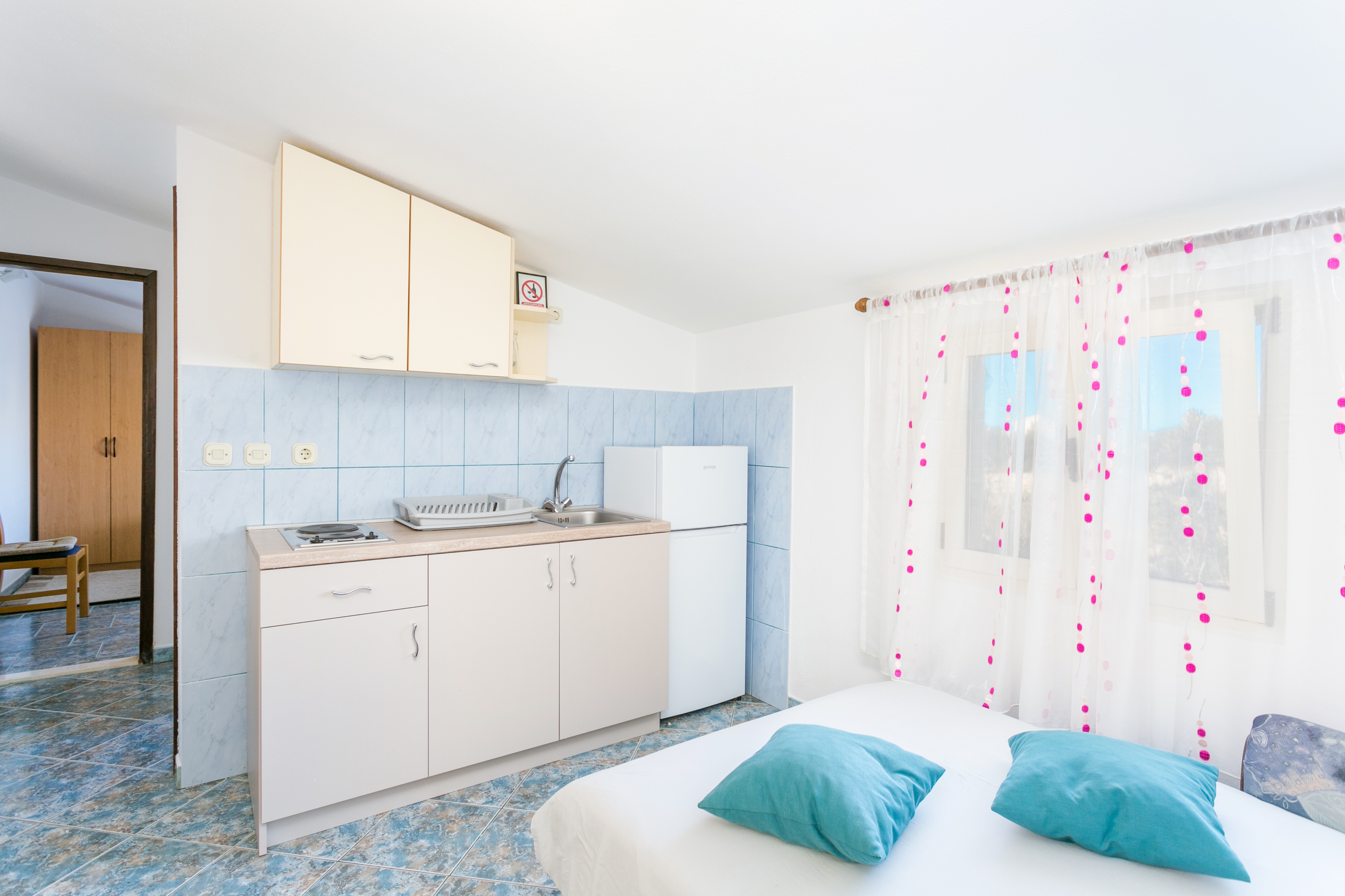 One bedroom apartment near beach Sevid, Trogir  A-b