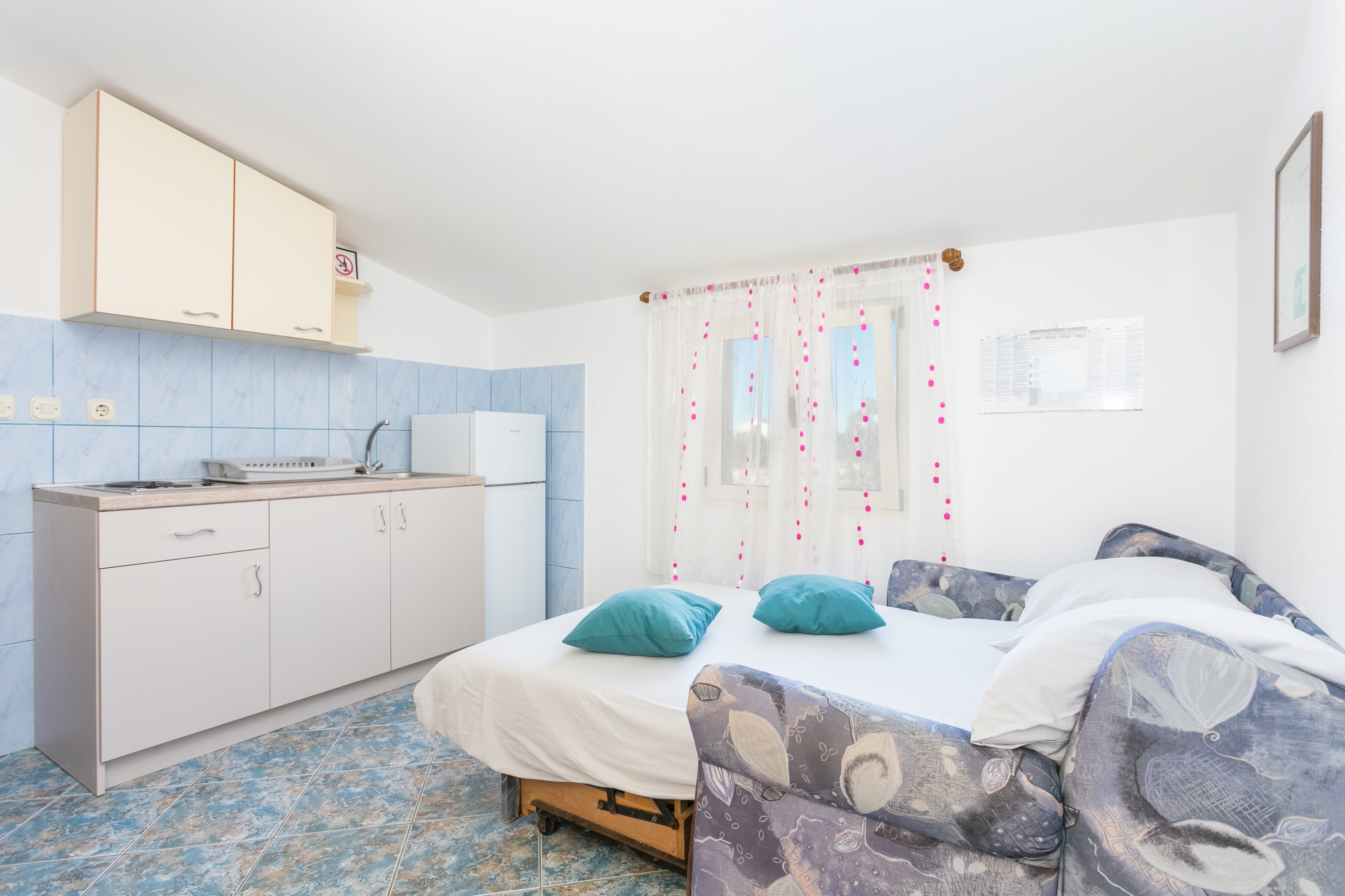 One bedroom apartment near beach Sevid, Trogir  A-b