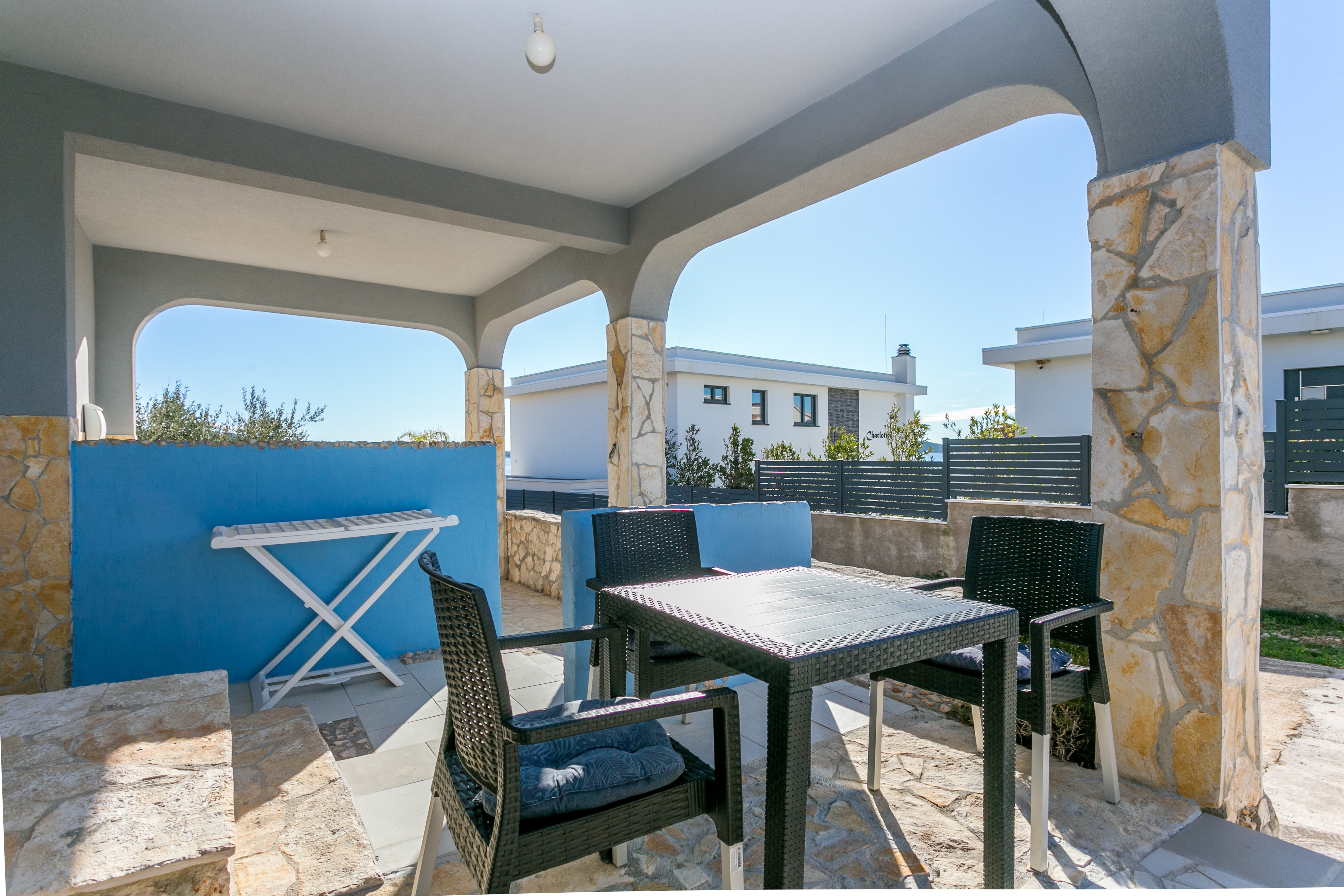 One bedroom apartment near beach Sevid, Trogir  A-c