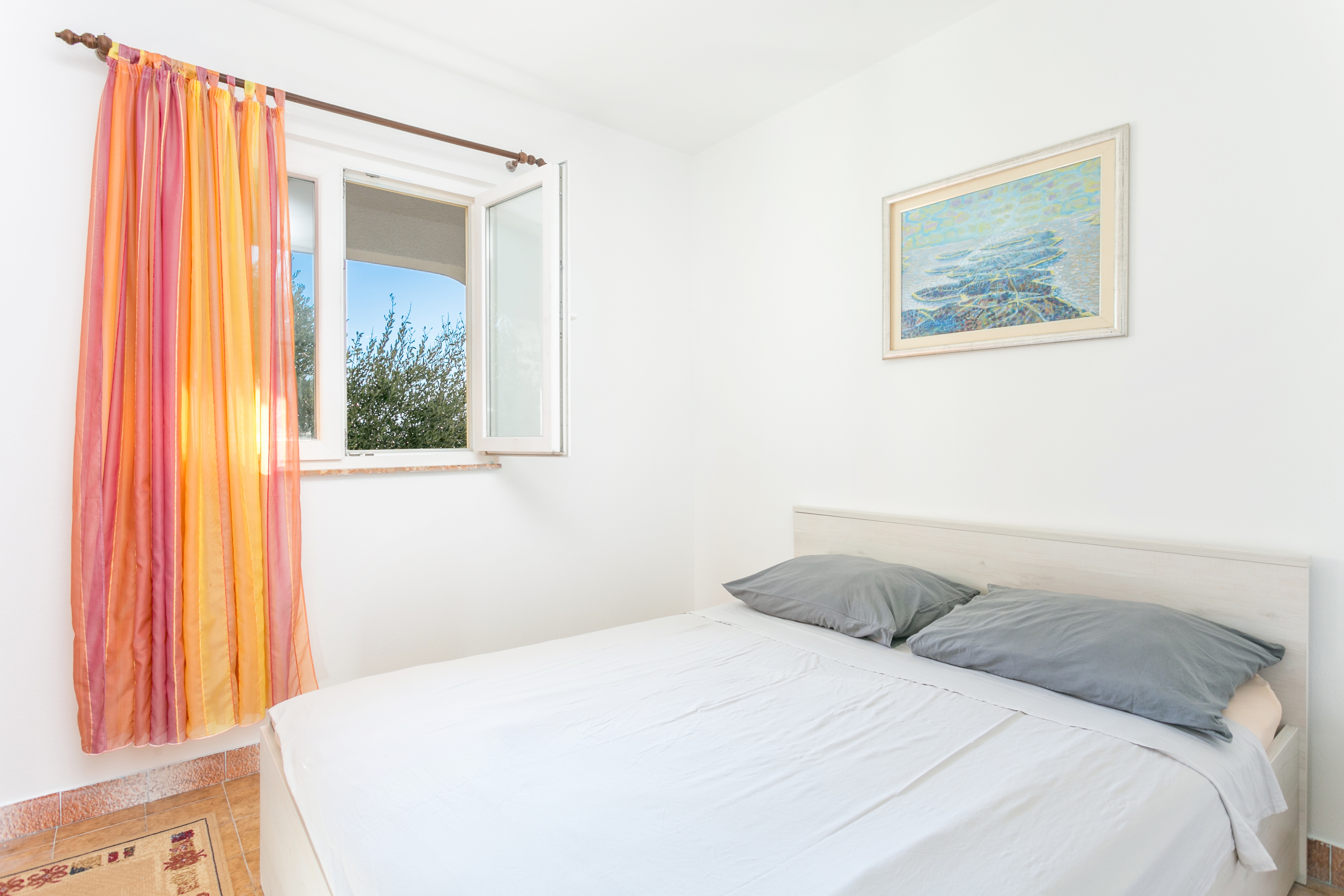 One bedroom apartment near beach Sevid, Trogir  A-d