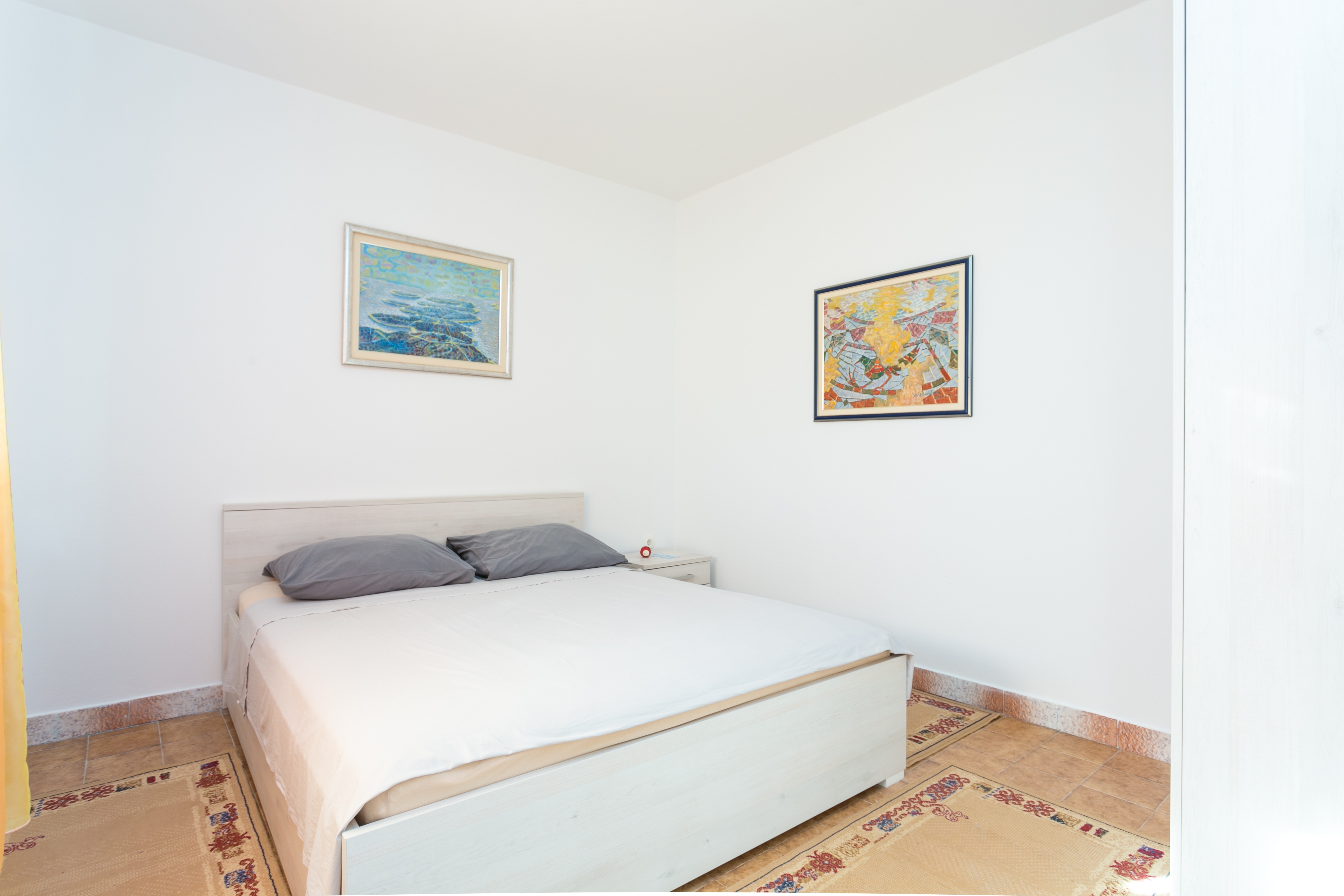 One bedroom apartment near beach Sevid, Trogir  A-d