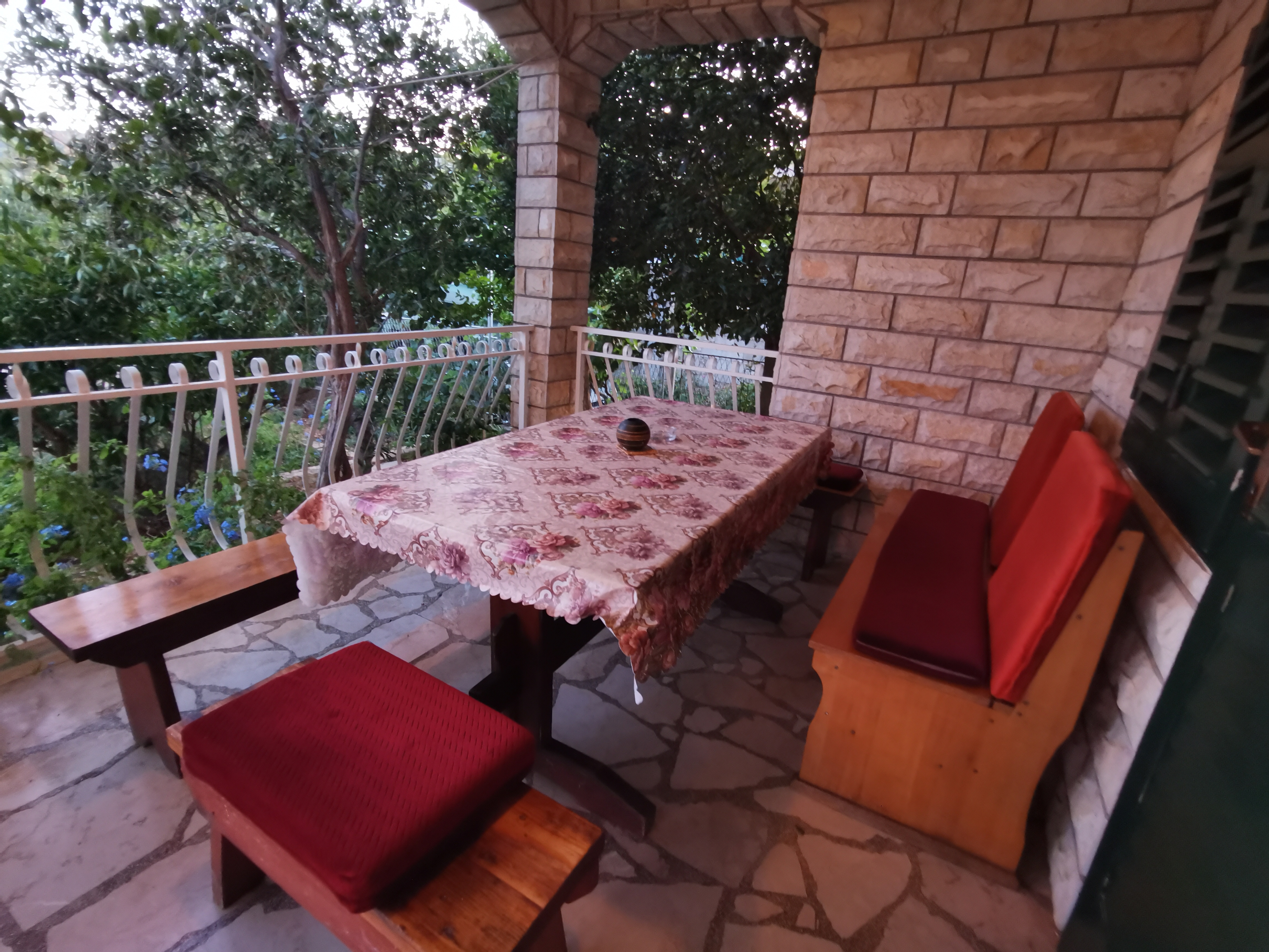 Three bedroom apartment near beach Vinišće, Trogir  A-a
