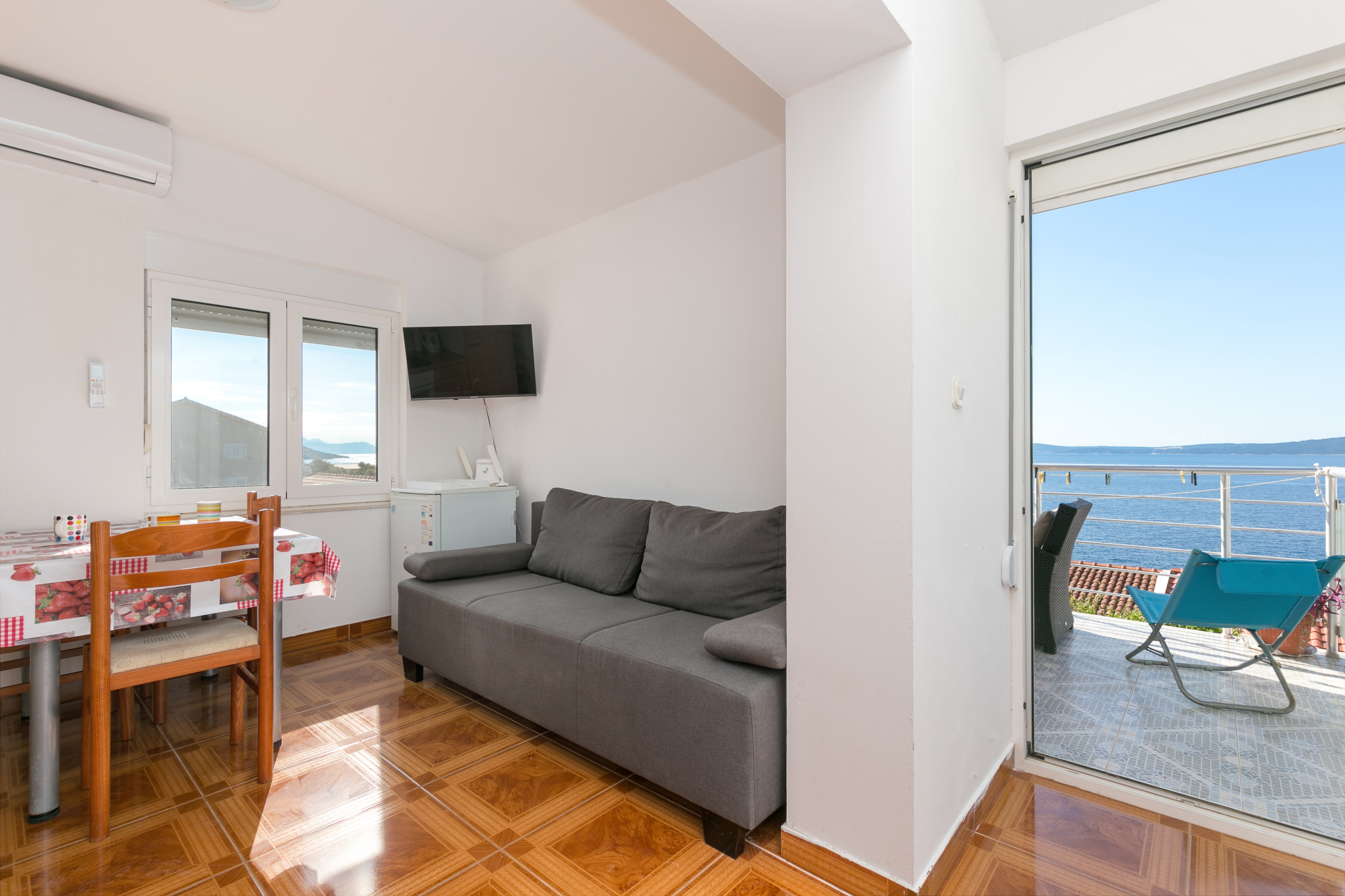 One bedroom apartment with terrace and sea view Rastići, Čiovo (A-4293-a)