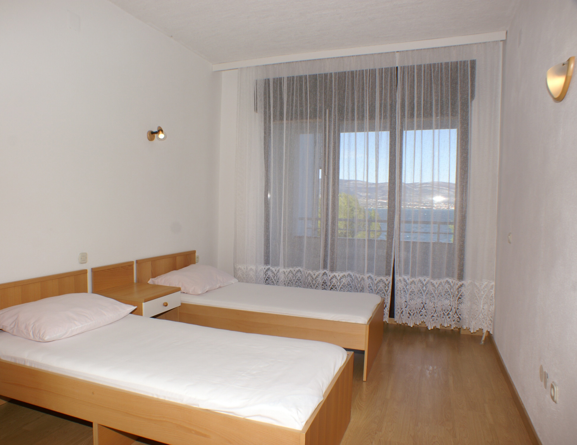 Four bedroom apartment near beach Slatine, Čiovo  A-a