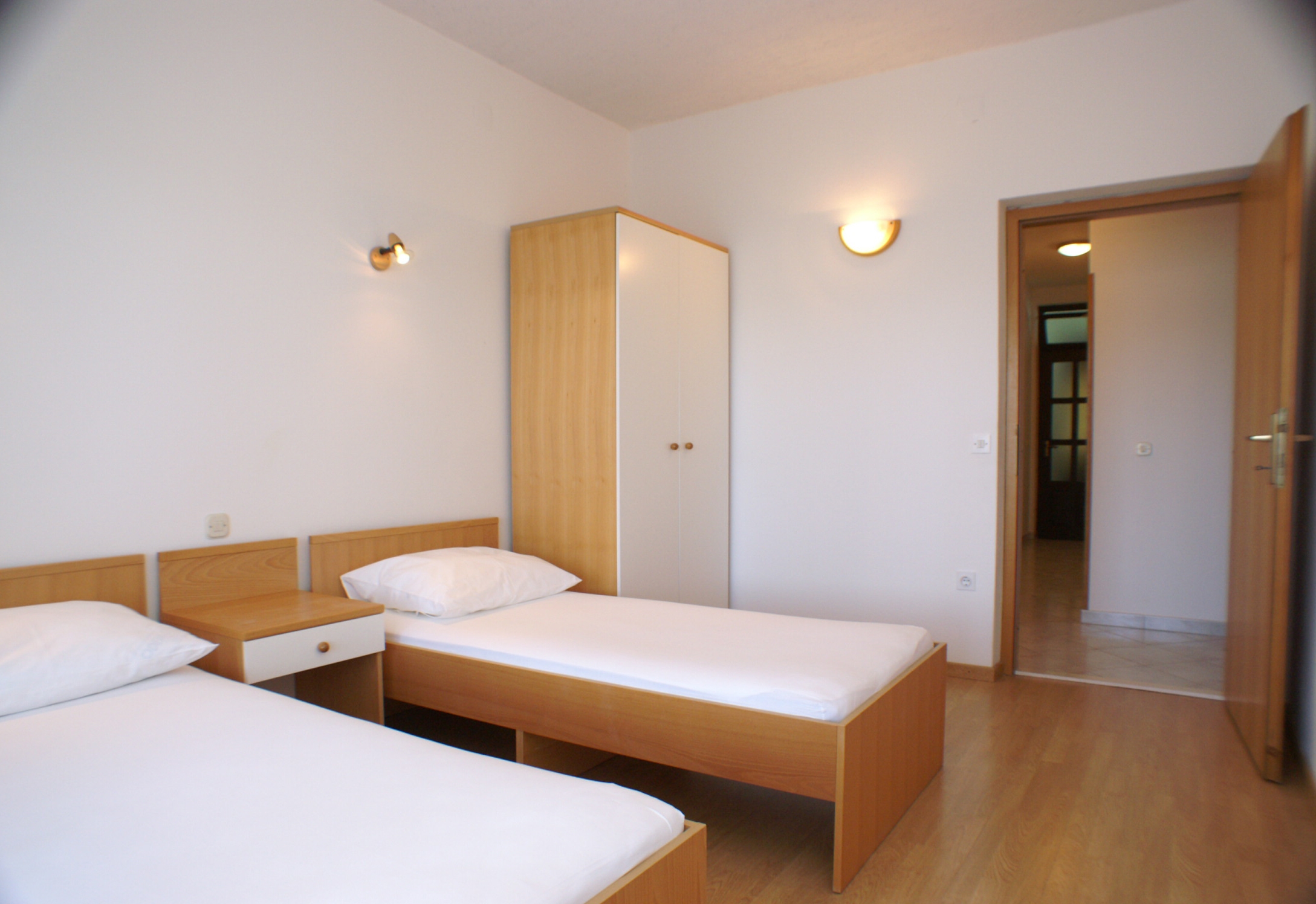 Four bedroom apartment near beach Slatine, Čiovo  A-a