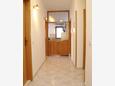 Slatine, Hallway in the apartment, air condition available and WiFi.