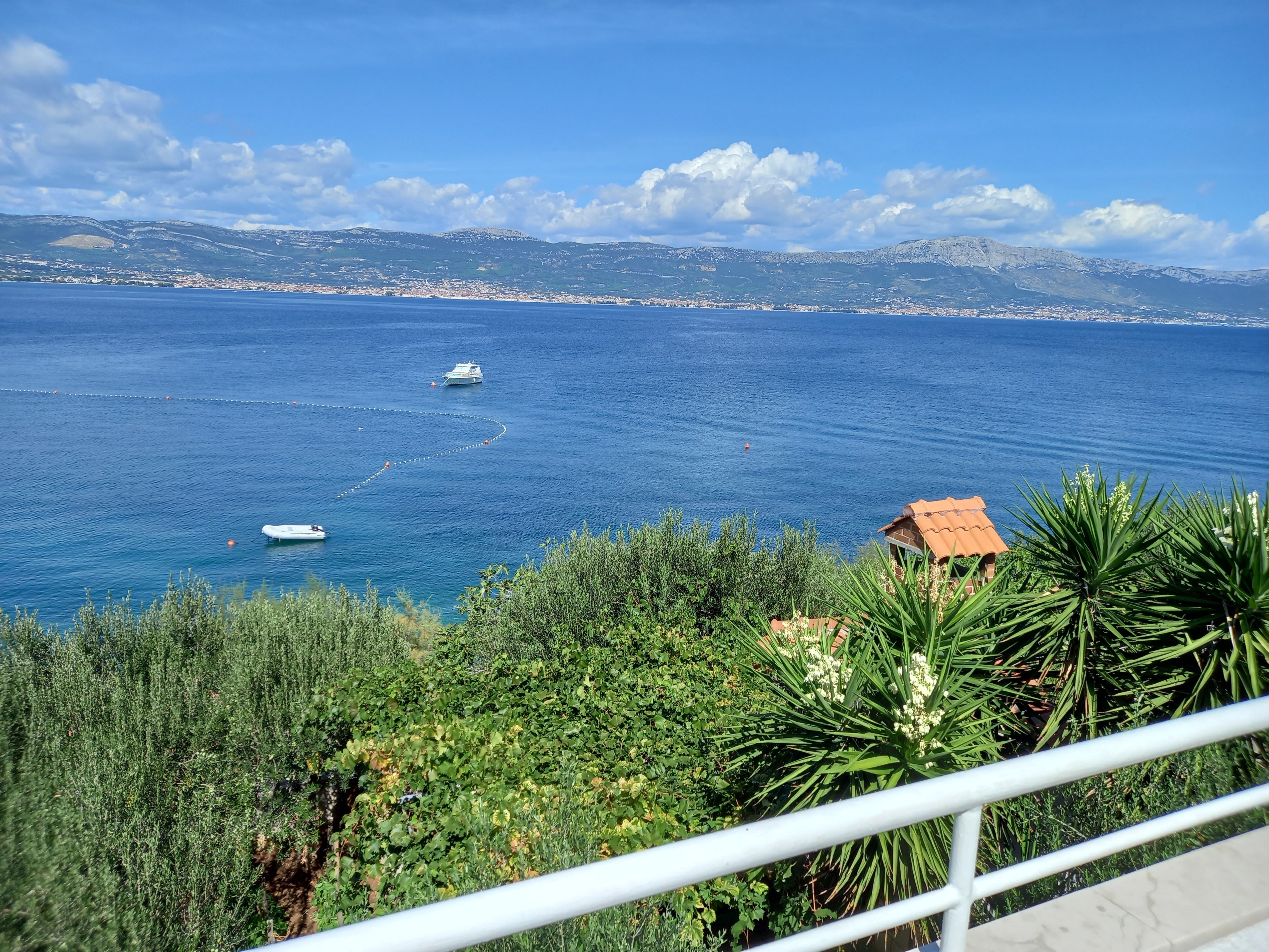 Four bedroom apartment near beach Slatine, Čiovo  A-a