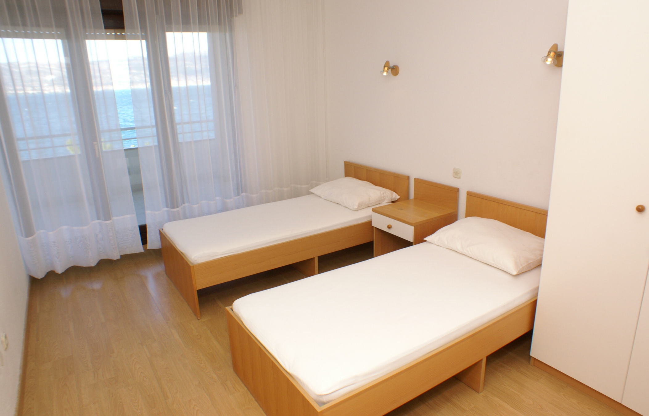 Four bedroom apartment near beach Slatine, Čiovo  A-b