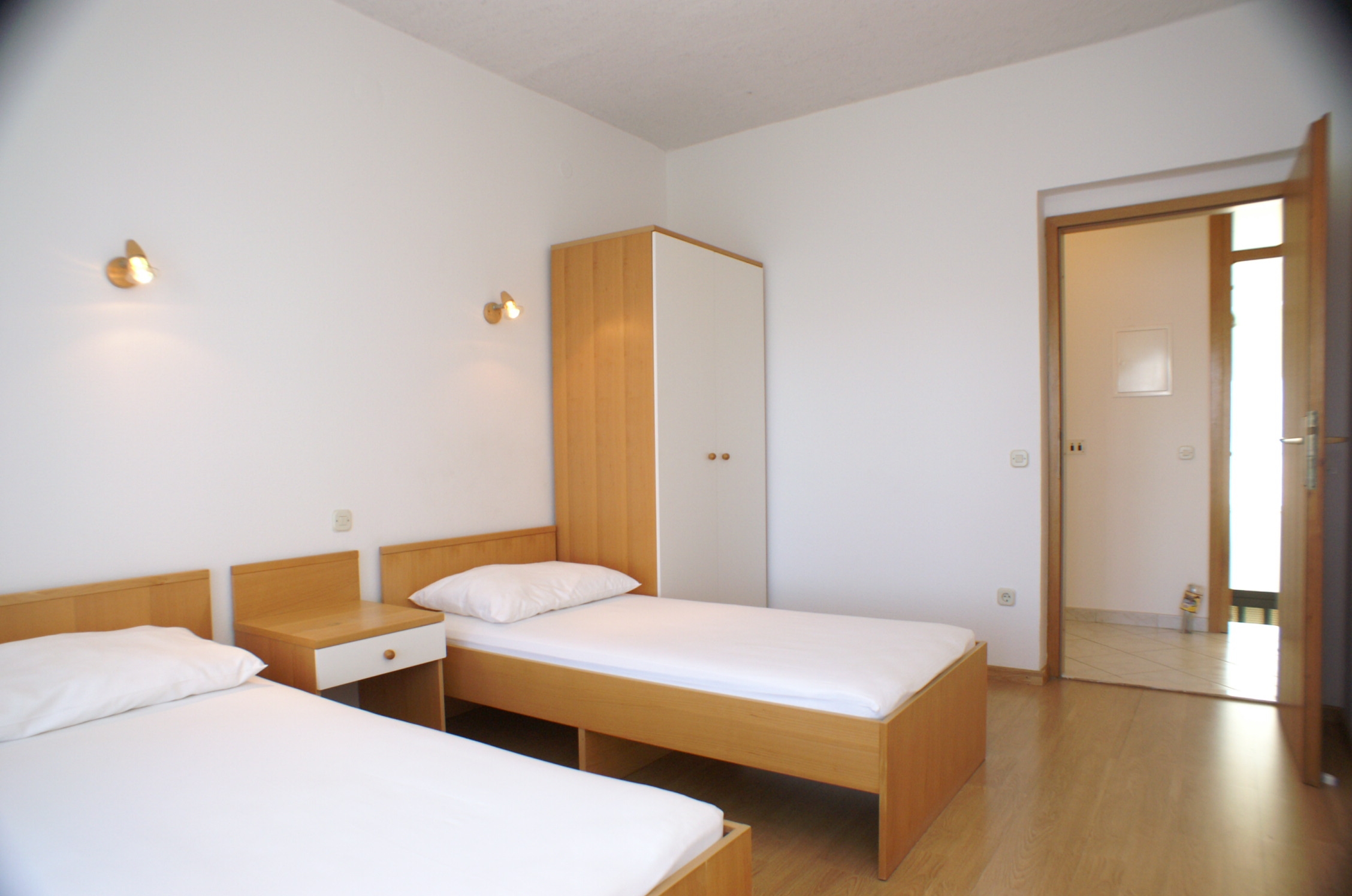 Four bedroom apartment near beach Slatine, Čiovo  A-b