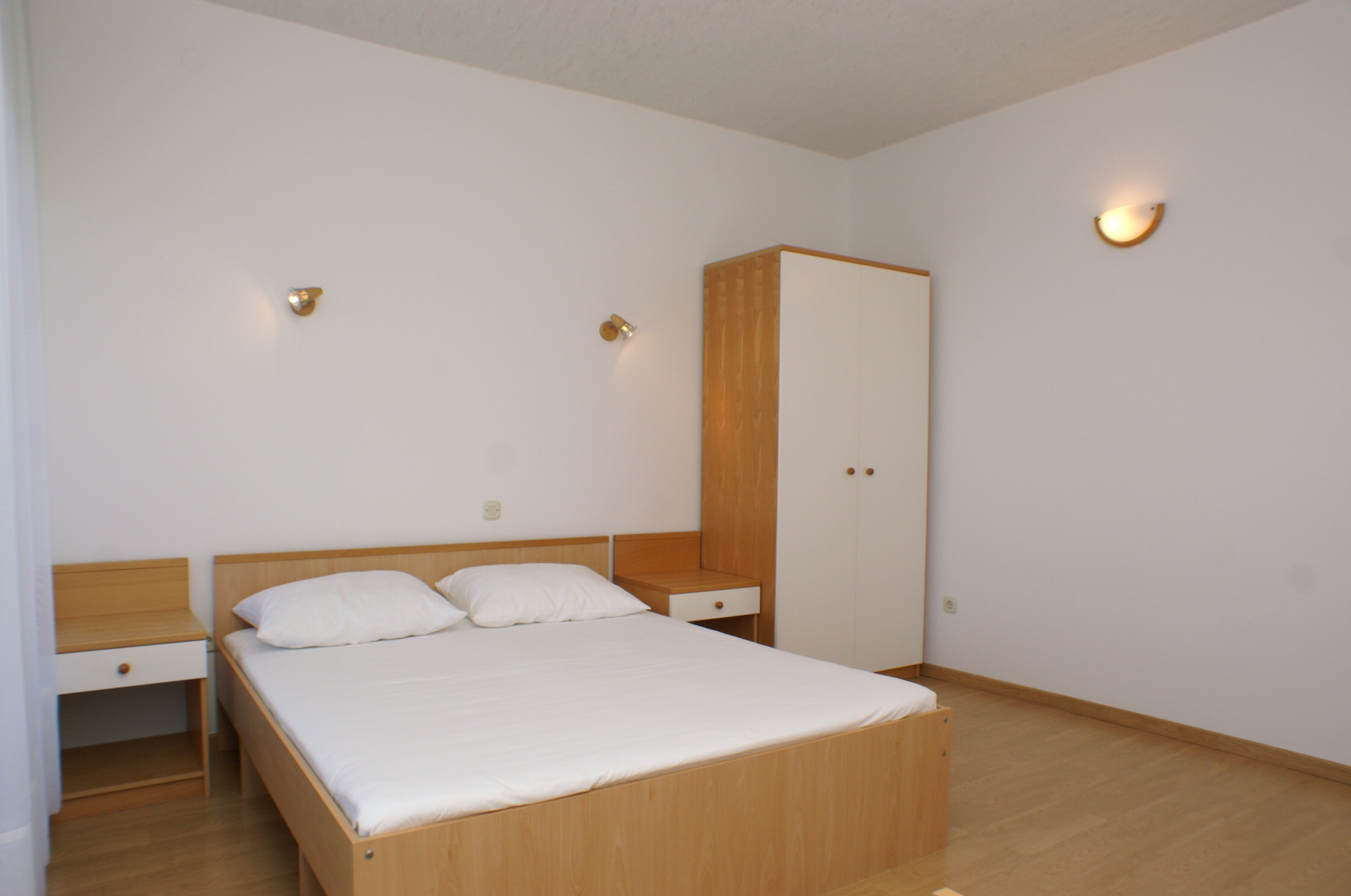 Four bedroom apartment near beach Slatine, Čiovo  A-b