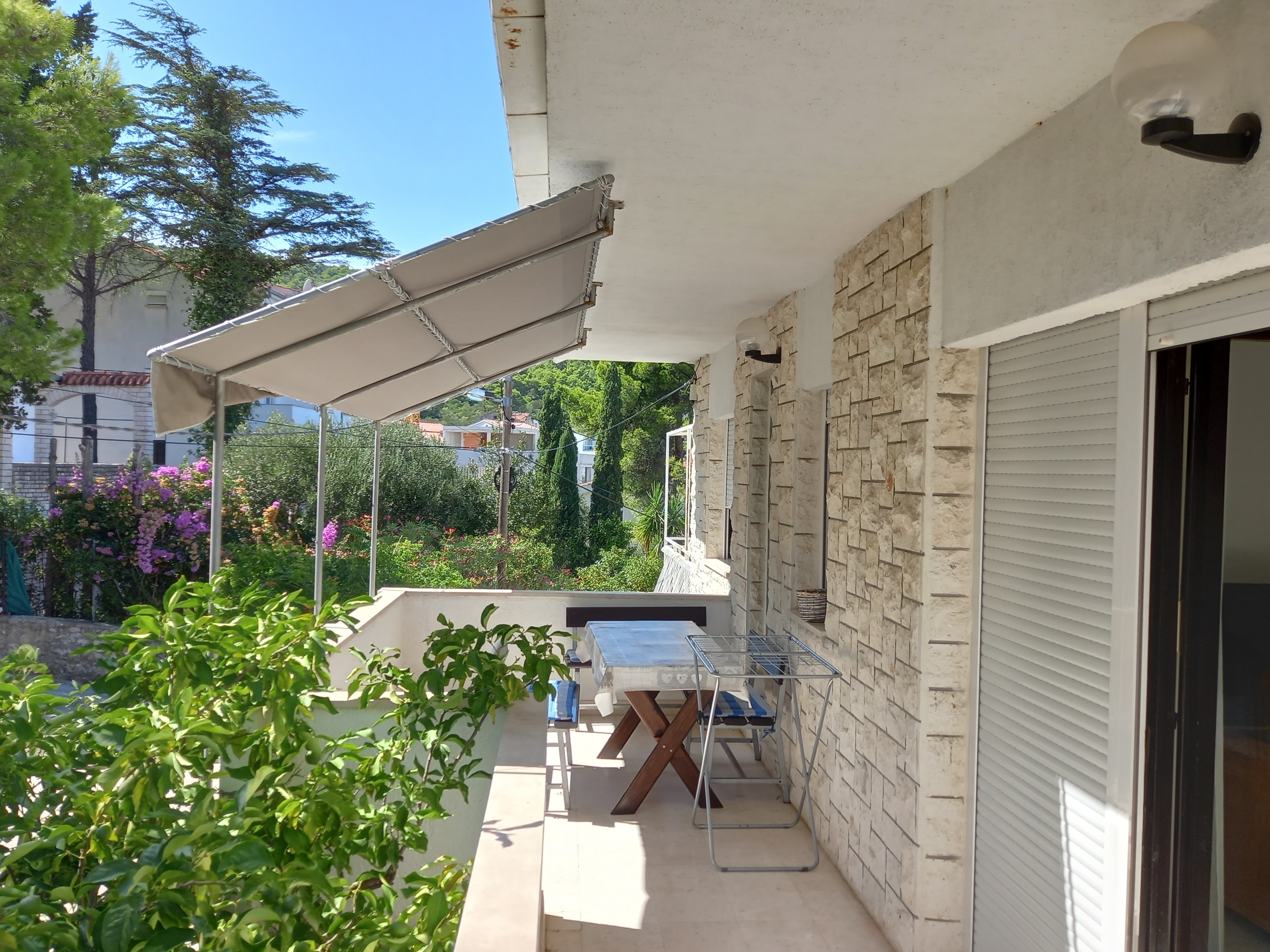 Four bedroom apartment near beach Slatine, Čiovo  A-b