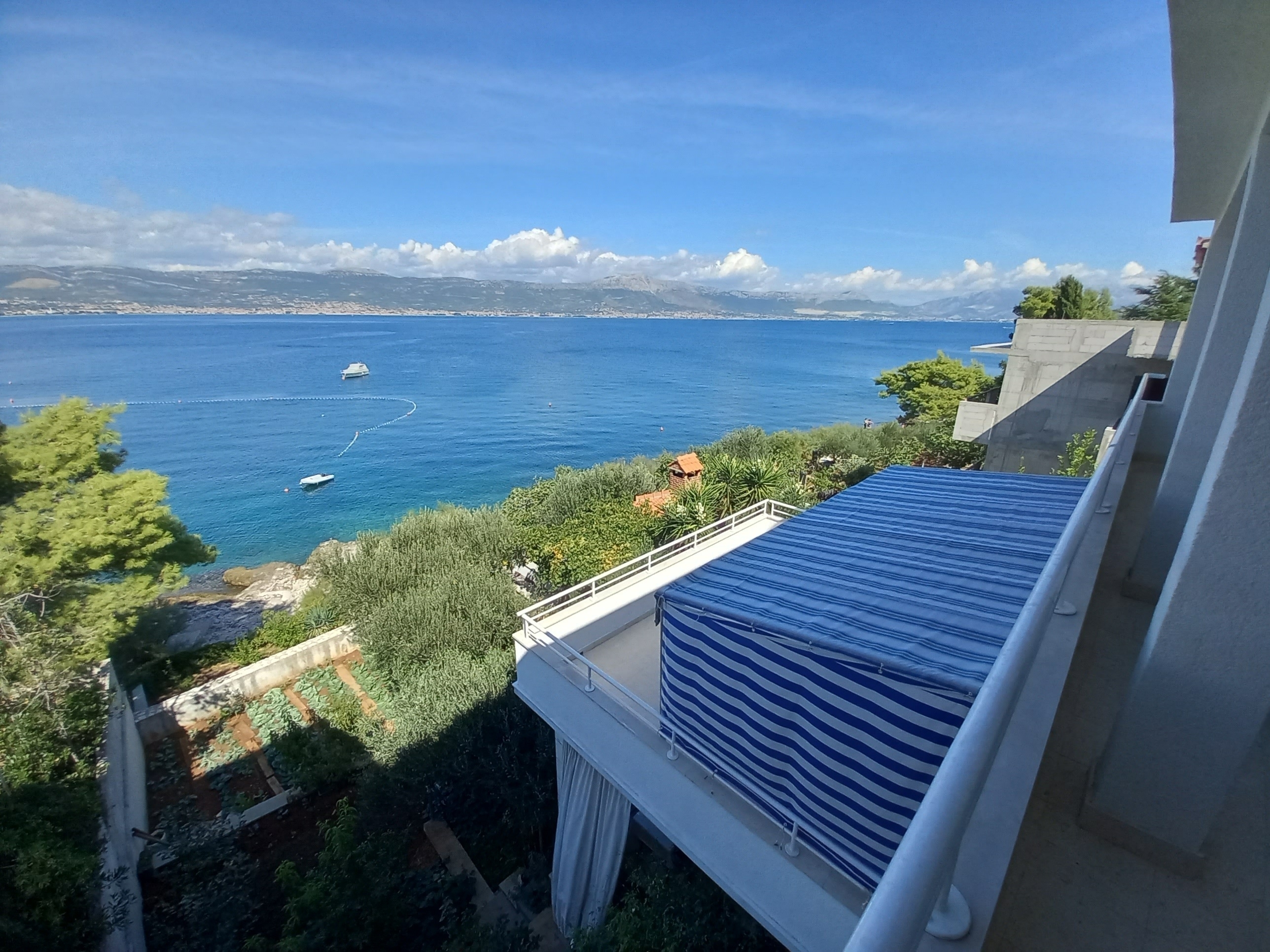 Four bedroom apartment near beach Slatine, Čiovo  A-b