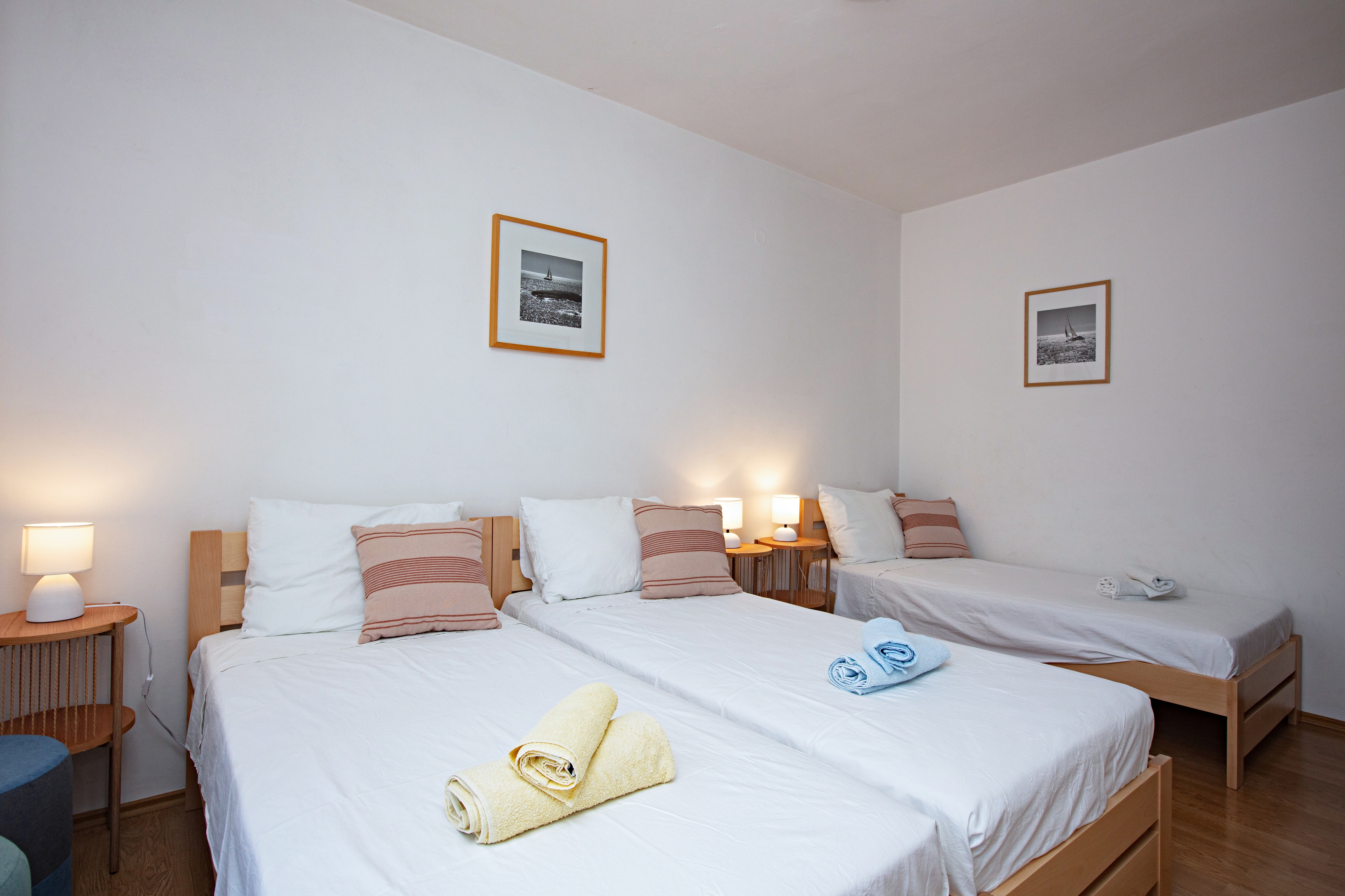 Two bedroom apartment with terrace and sea view Tisno, Murter  A-a