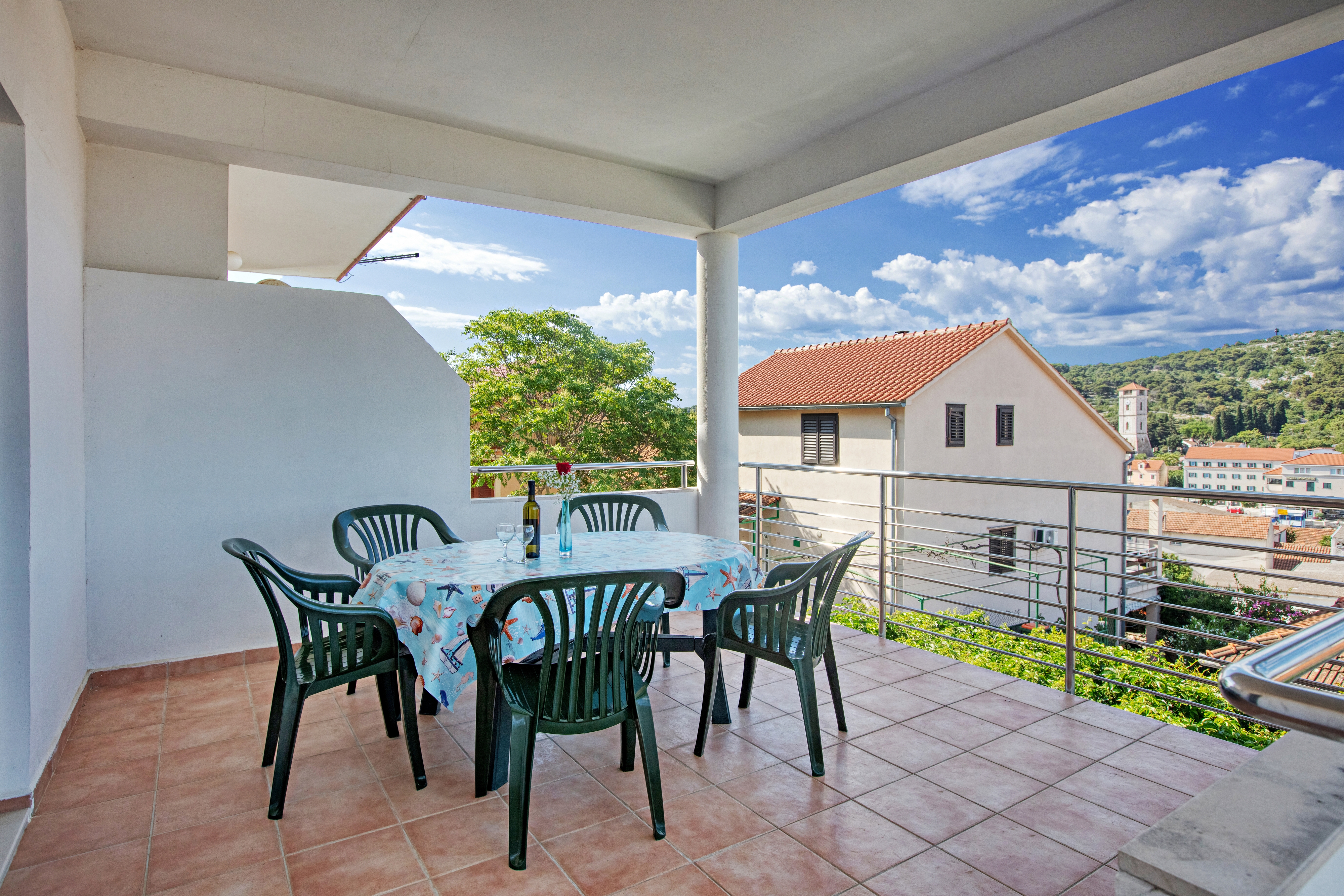 Two bedroom apartment with terrace and sea view Tisno, Murter  A-a