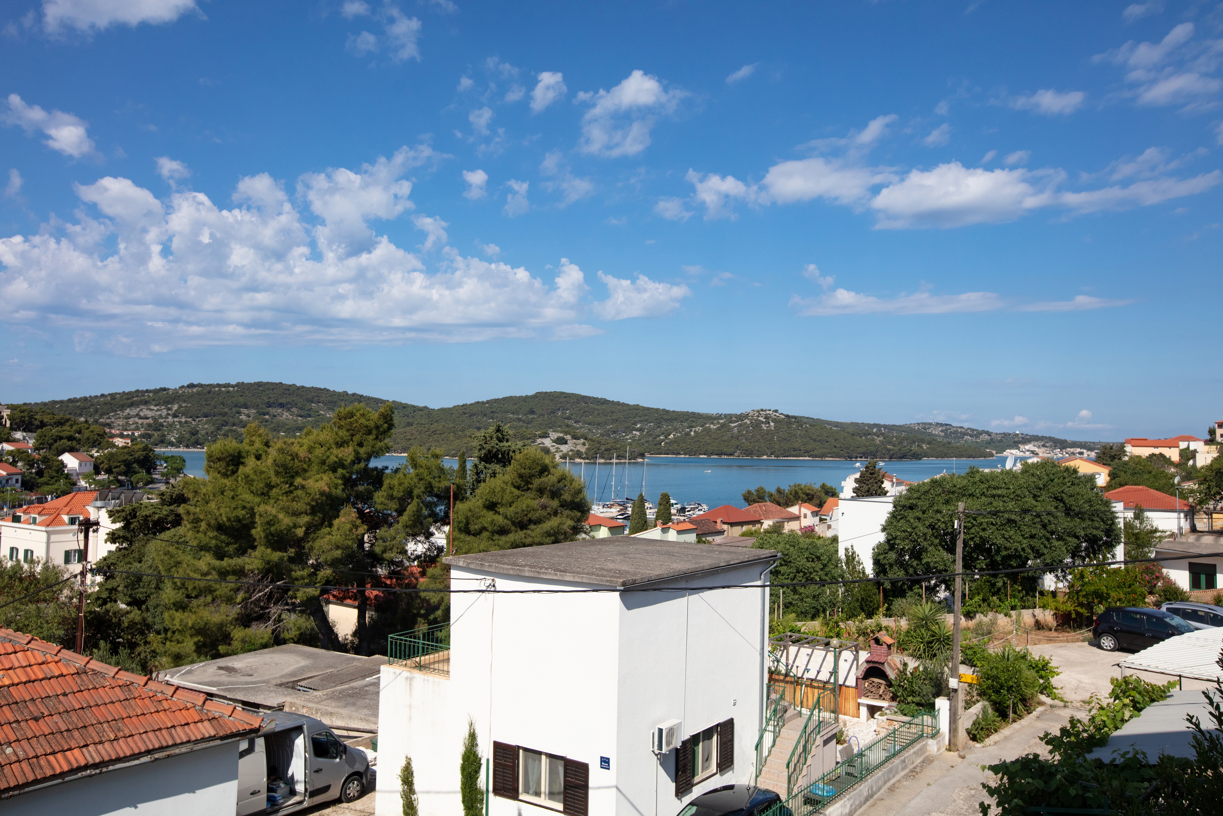 Two bedroom apartment with terrace and sea view Tisno, Murter  A-a