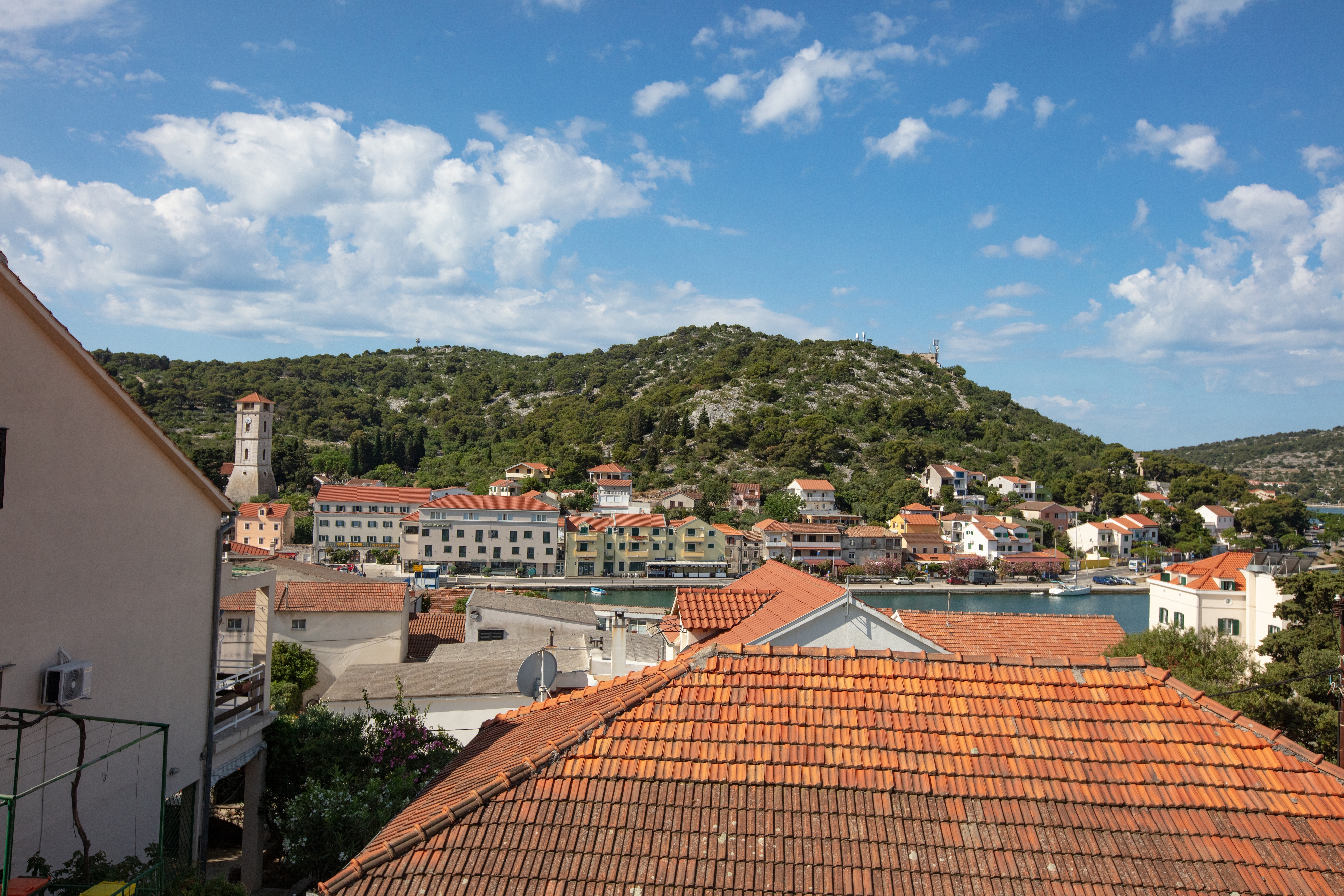 Two bedroom apartment with terrace and sea view Tisno, Murter  A-a
