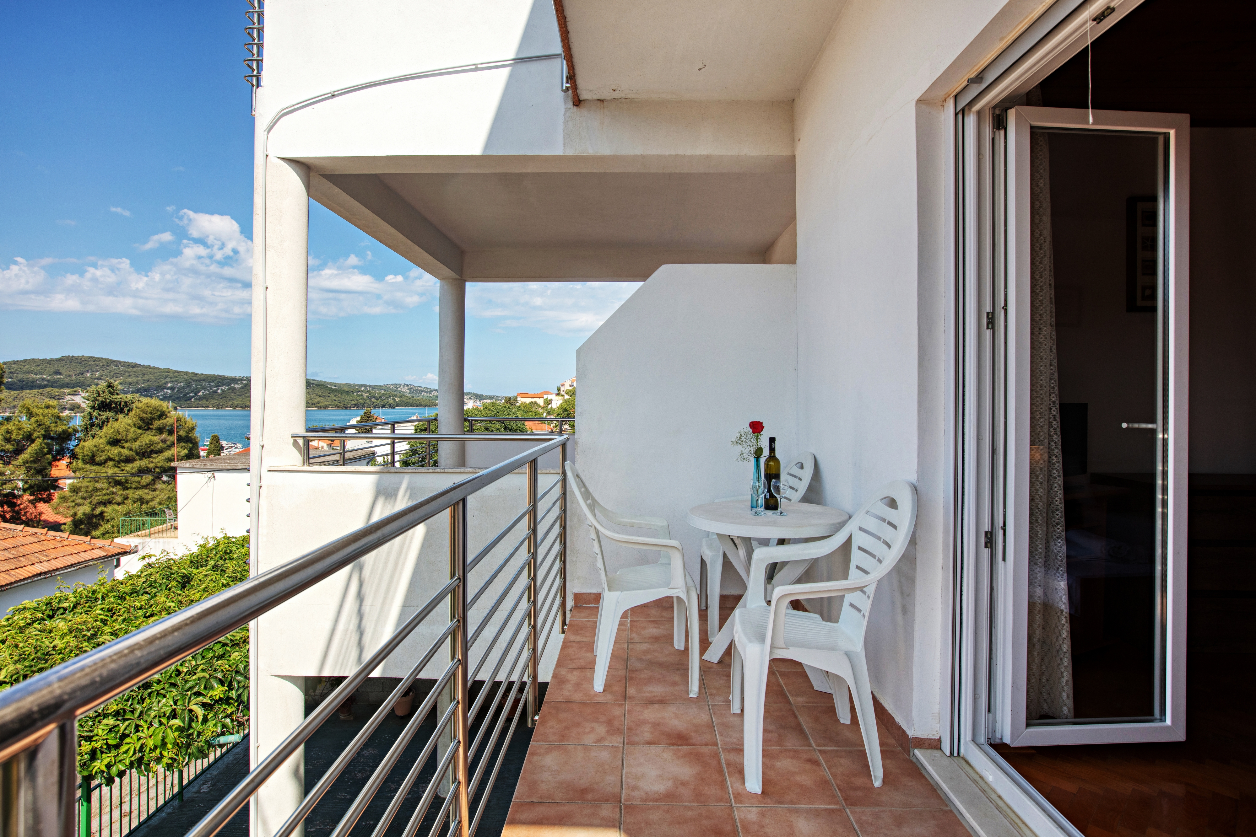 One bedroom apartment with balcony and sea view Tisno, Murter (A-4295-b)