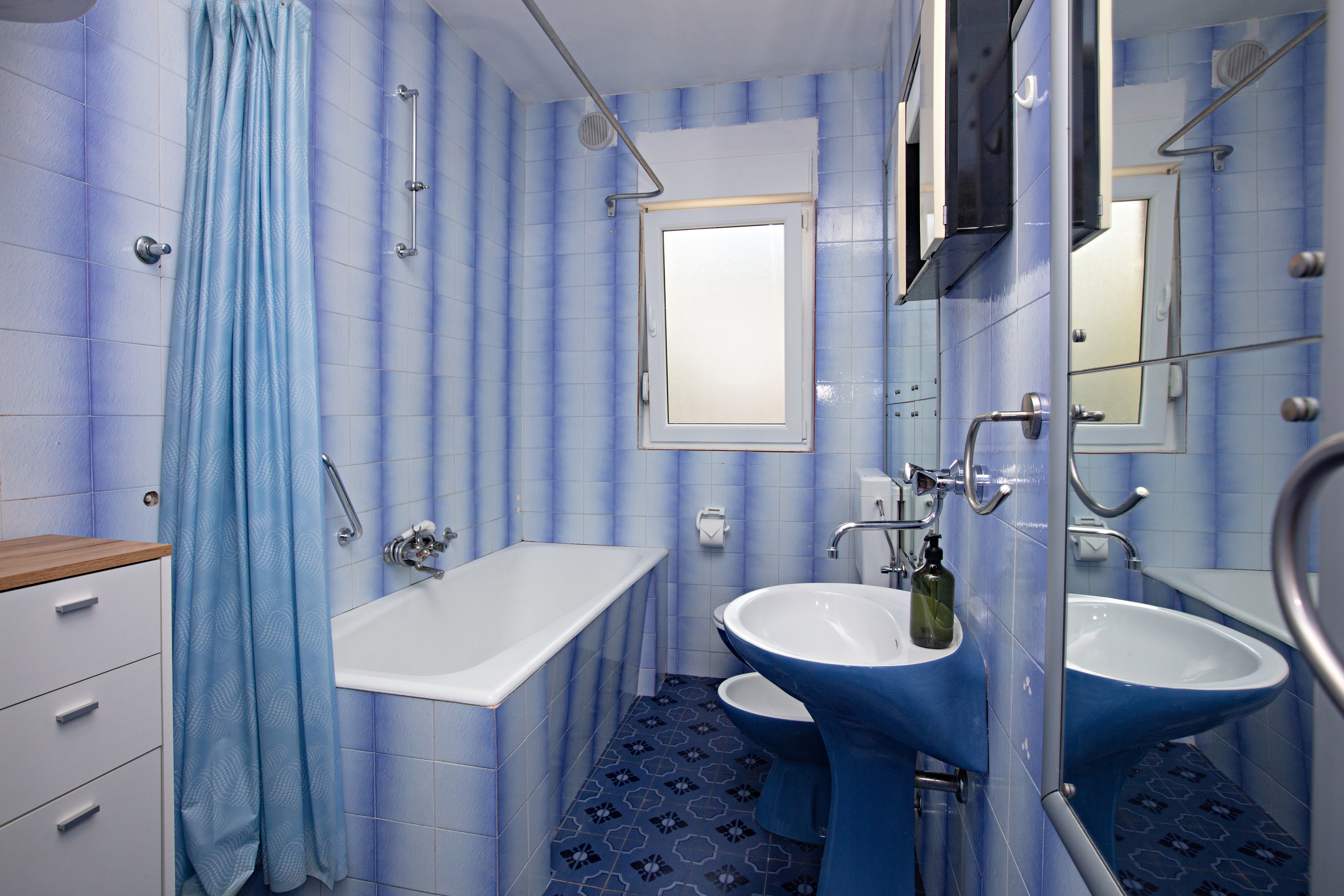 One bedroom apartment with balcony and sea view Tisno, Murter  A-b