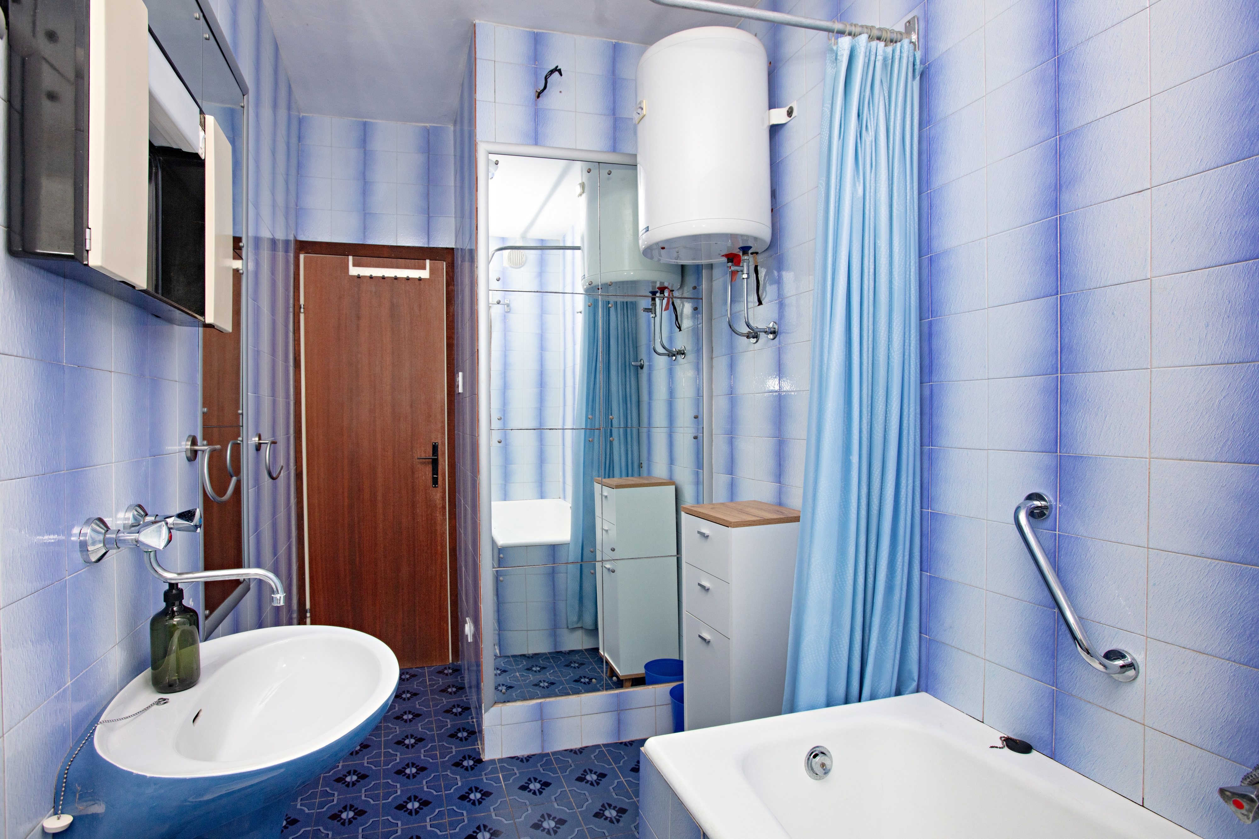 One bedroom apartment with balcony and sea view Tisno, Murter  A-b