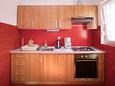 Tisno, Kitchen in the apartment, (pet friendly) and WiFi.