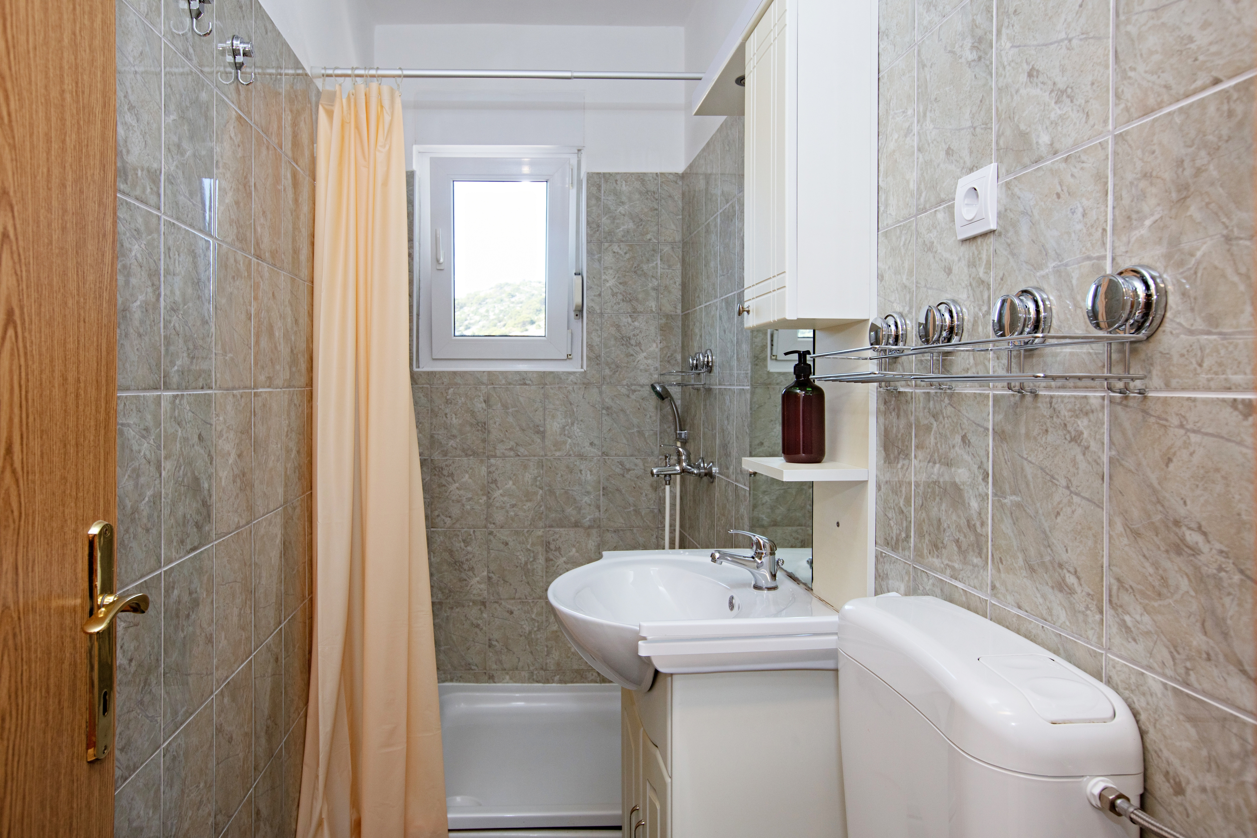 One bedroom apartment with terrace and sea view Tisno, Murter  A-c