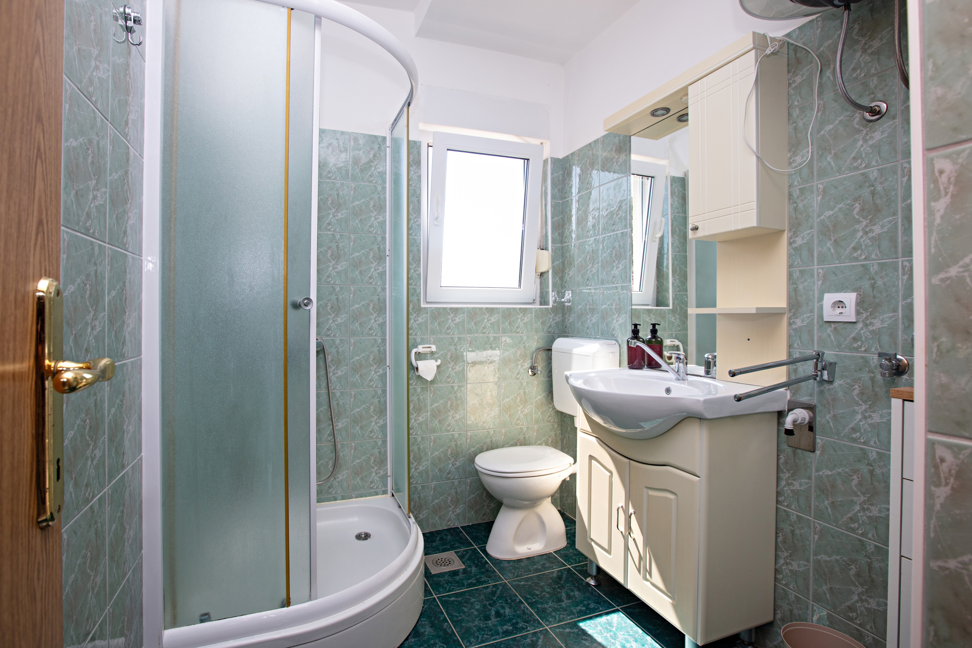 One bedroom apartment with balcony and sea view Tisno, Murter  A-d