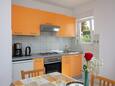 Tisno, Kitchen in the apartment, (pet friendly) and WiFi.