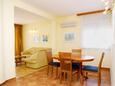Dining room Tisno, Dining room in the apartment, dostupna klima, dopusteni kucni ljubimci i WIFI.