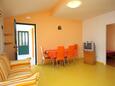 Dining room Jezera, Dining room in the apartment, dopusteni kucni ljubimci i WIFI.