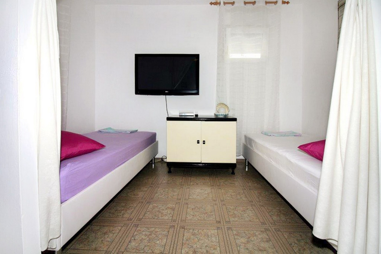 One bedroom apartment with terrace Tisno, Murter (A-4298-a)