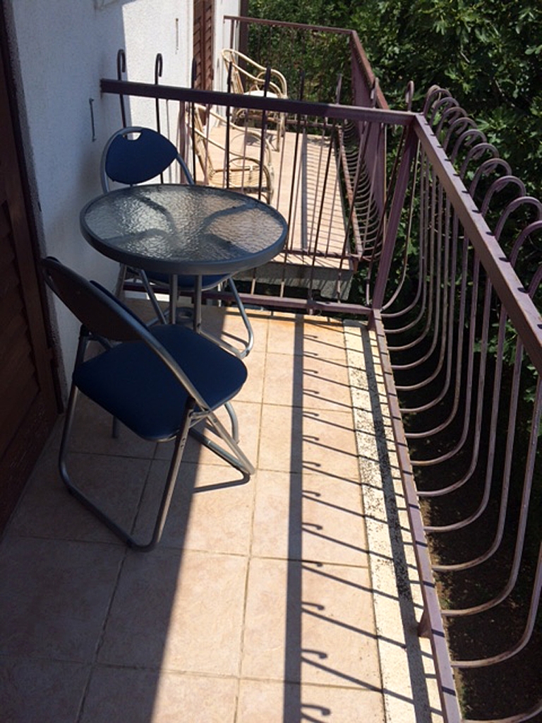 Three bedroom apartment with balcony and sea view Sveti Filip i Jakov, Biograd  A-a