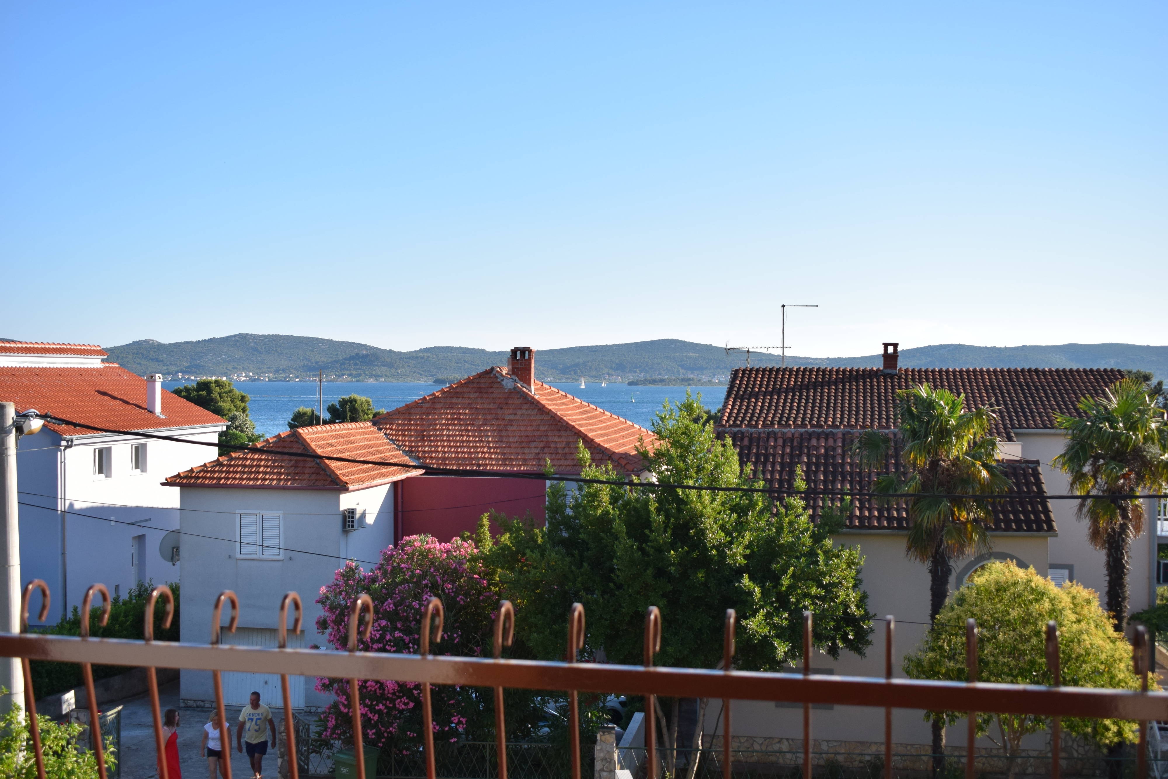 Three bedroom apartment with balcony and sea view Sveti Filip i Jakov, Biograd  A-a