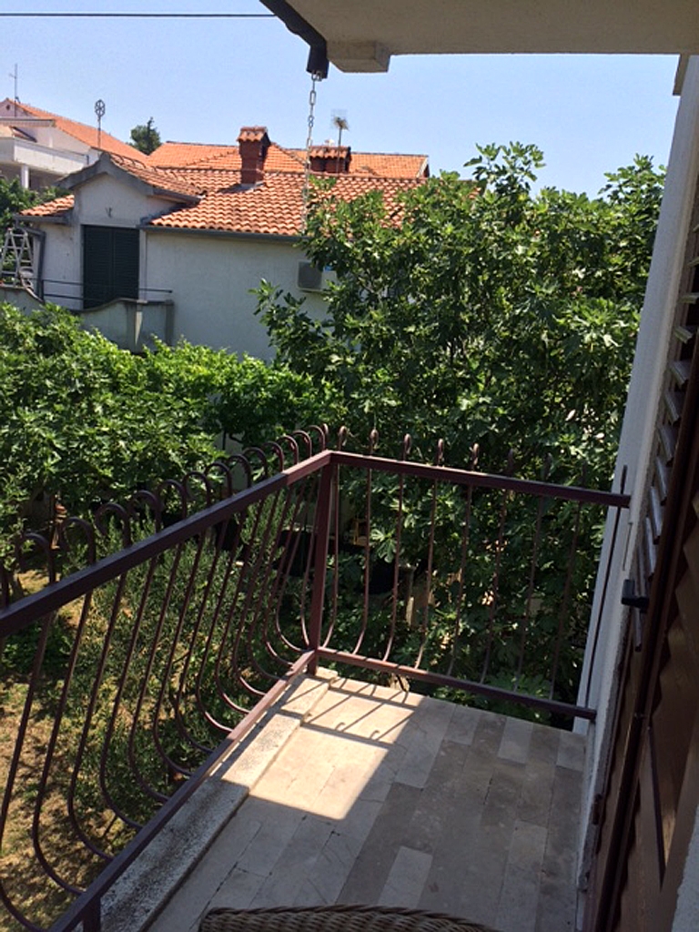 Three bedroom apartment with balcony and sea view Sveti Filip i Jakov, Biograd  A-a