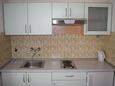 Sveti Filip i Jakov, Cocina in the studio-apartment, air condition available y WiFi.