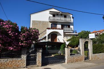 Sveti Filip i Jakov, Biograd, Alloggio 4299 - Appartamenti affitto con la spiaggia ghiaiosa.