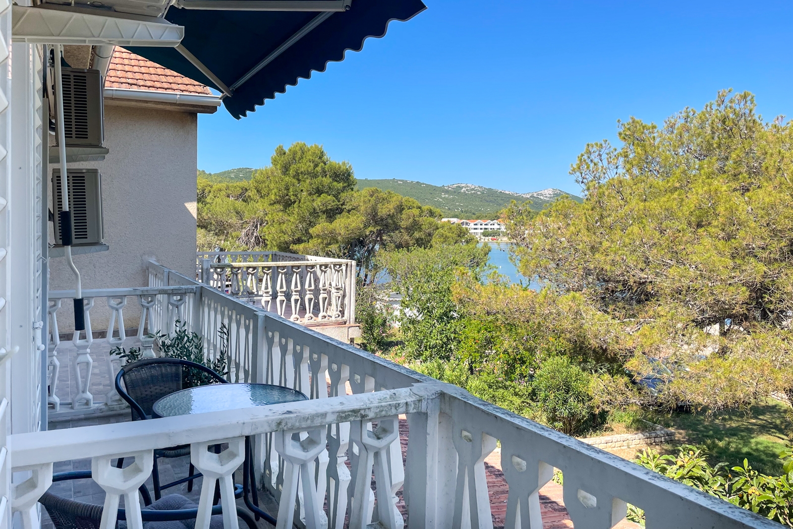 Room near beach Pašman  S-g