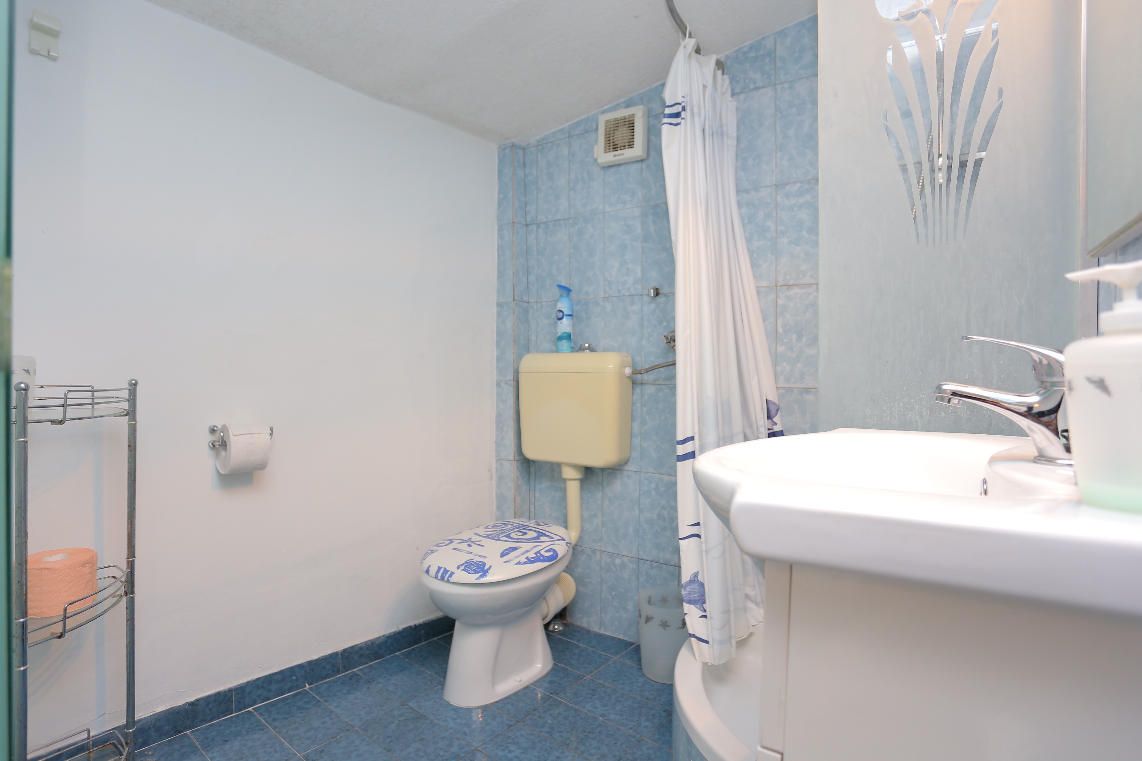 One bedroom house with terrace and sea view Marušići, Omiš  K