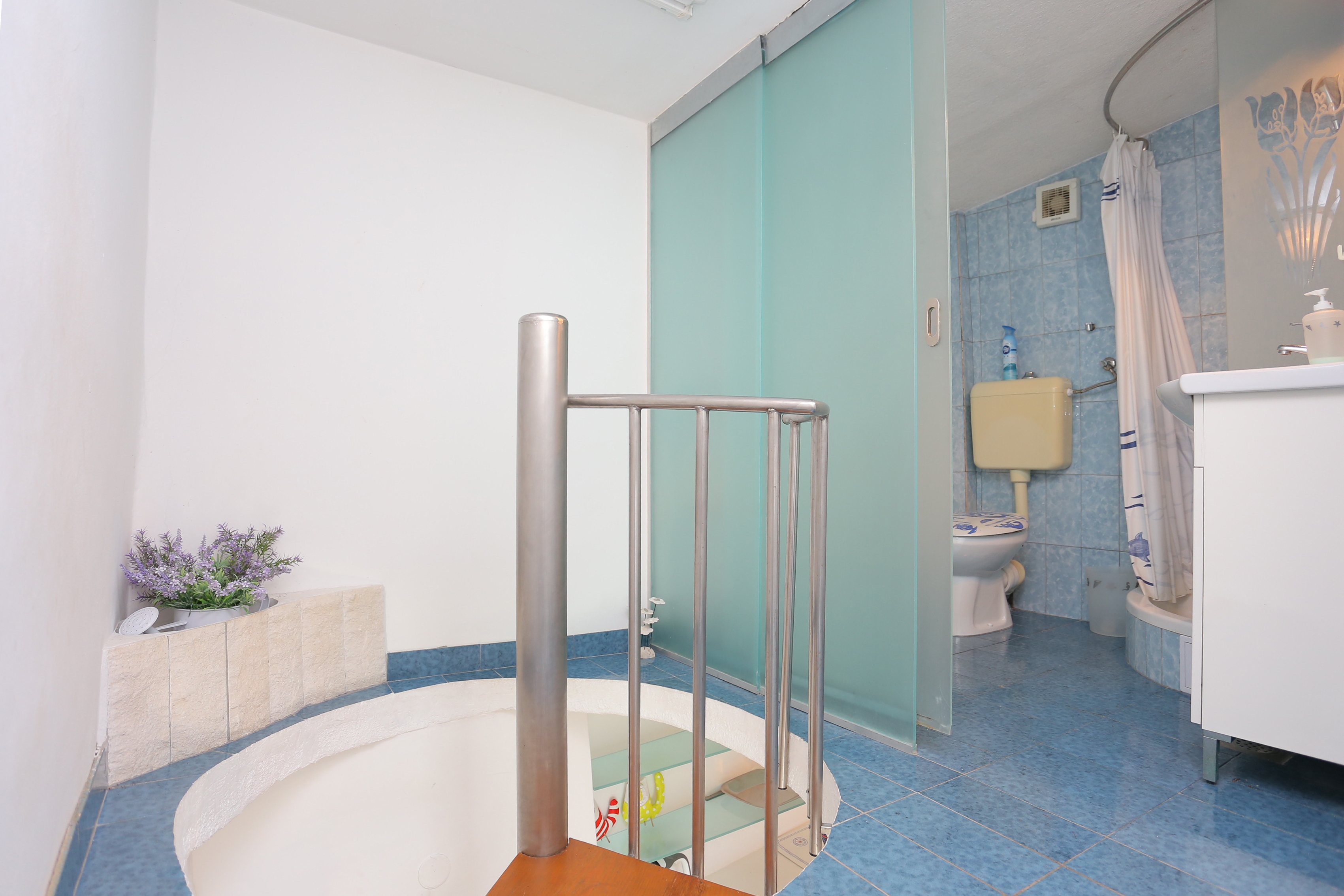 One bedroom house with terrace and sea view Marušići, Omiš  K