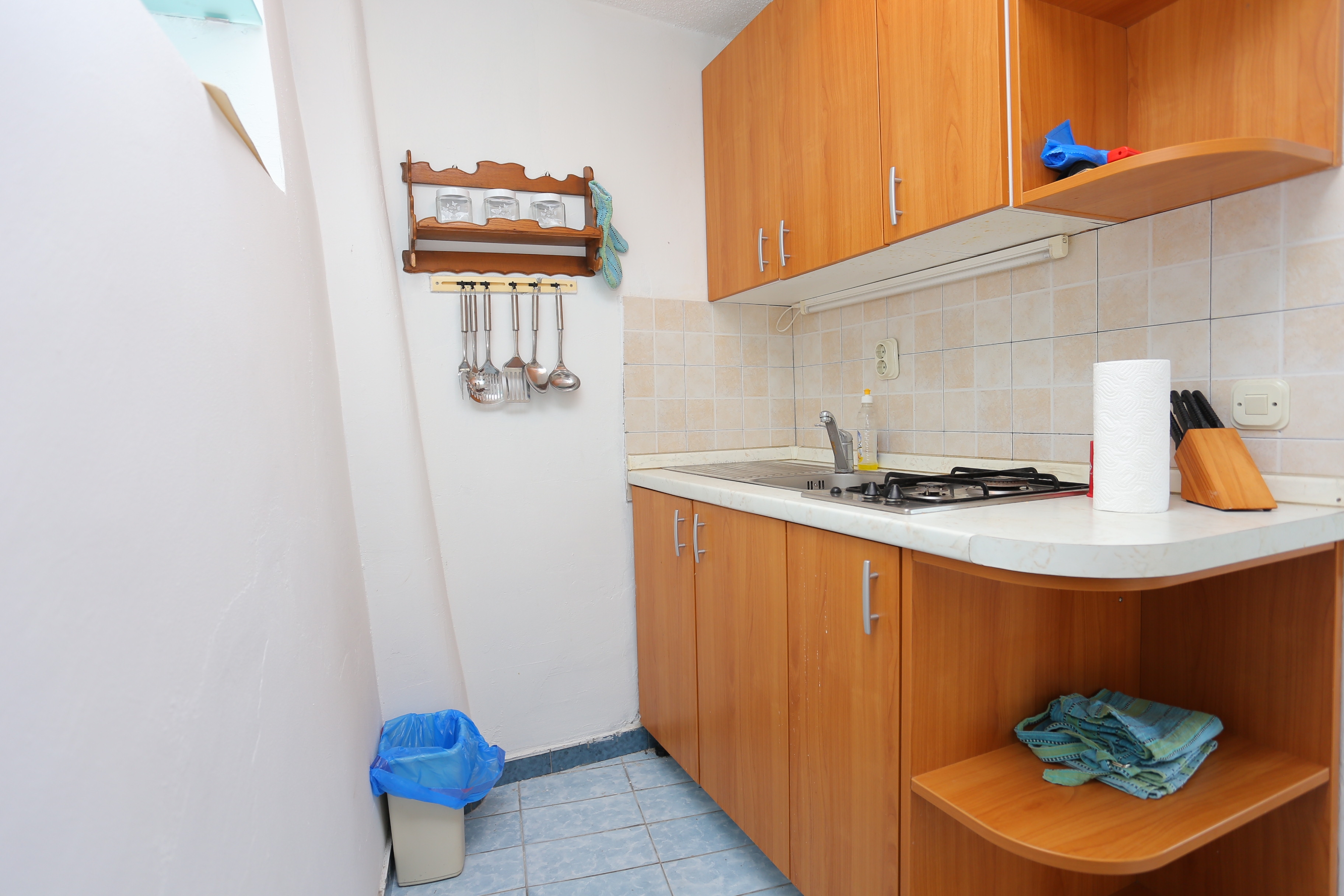 One bedroom house with terrace and sea view Marušići, Omiš  K