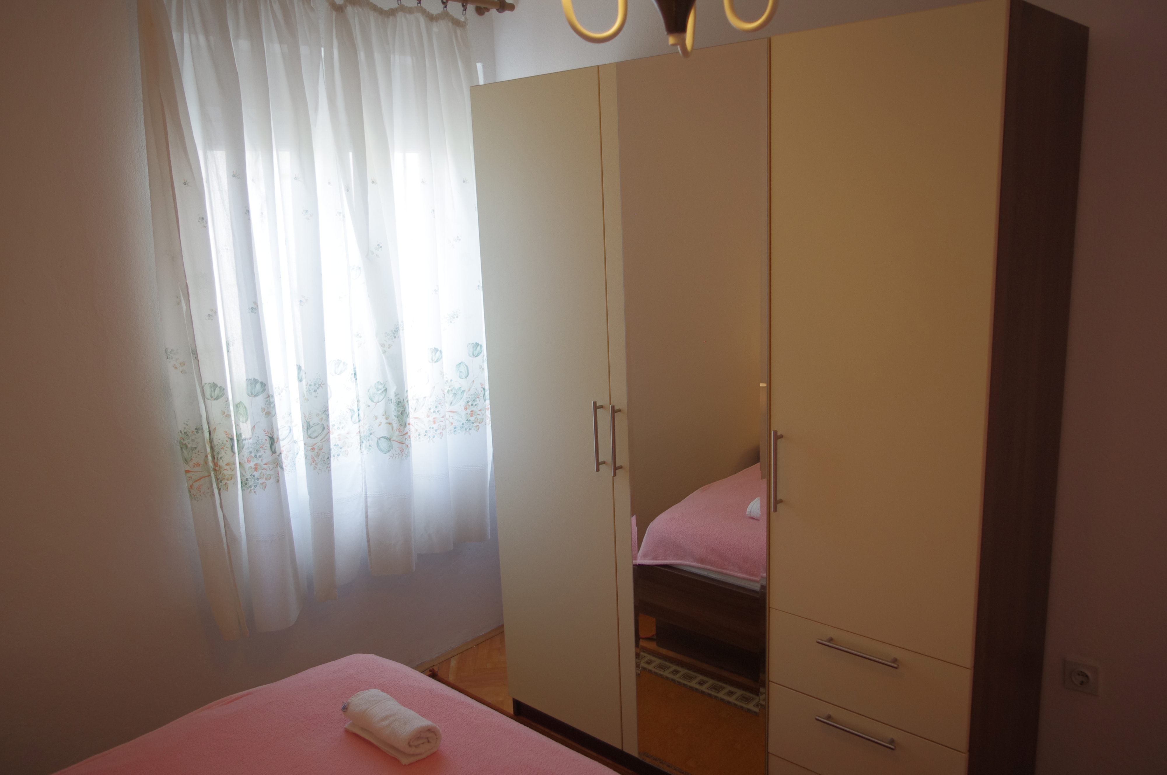 Four bedroom apartment with terrace and sea view Vlašići, Pag  A-b