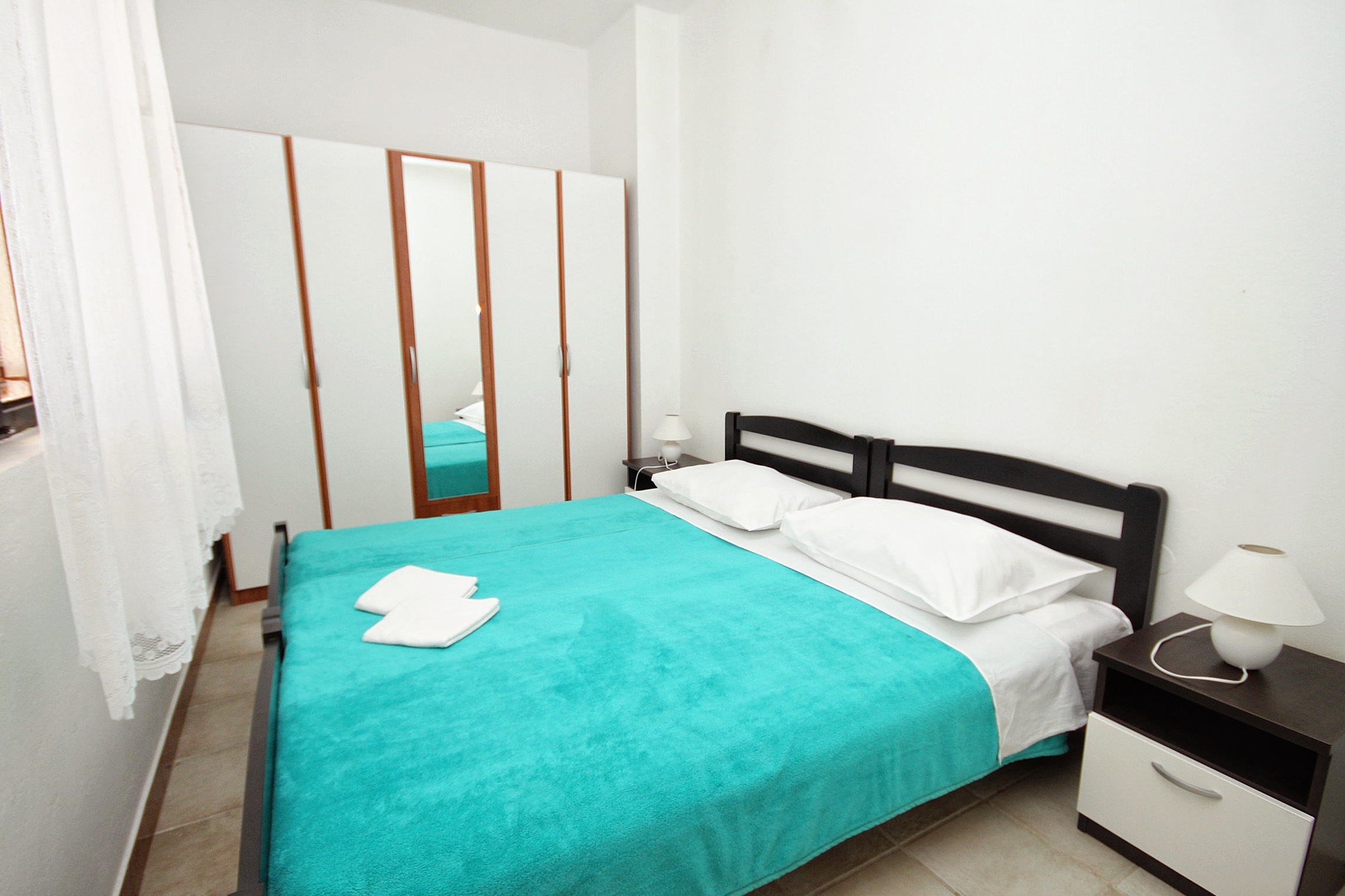 Three bedroom apartment with terrace and sea view Vlašići, Pag  A-c