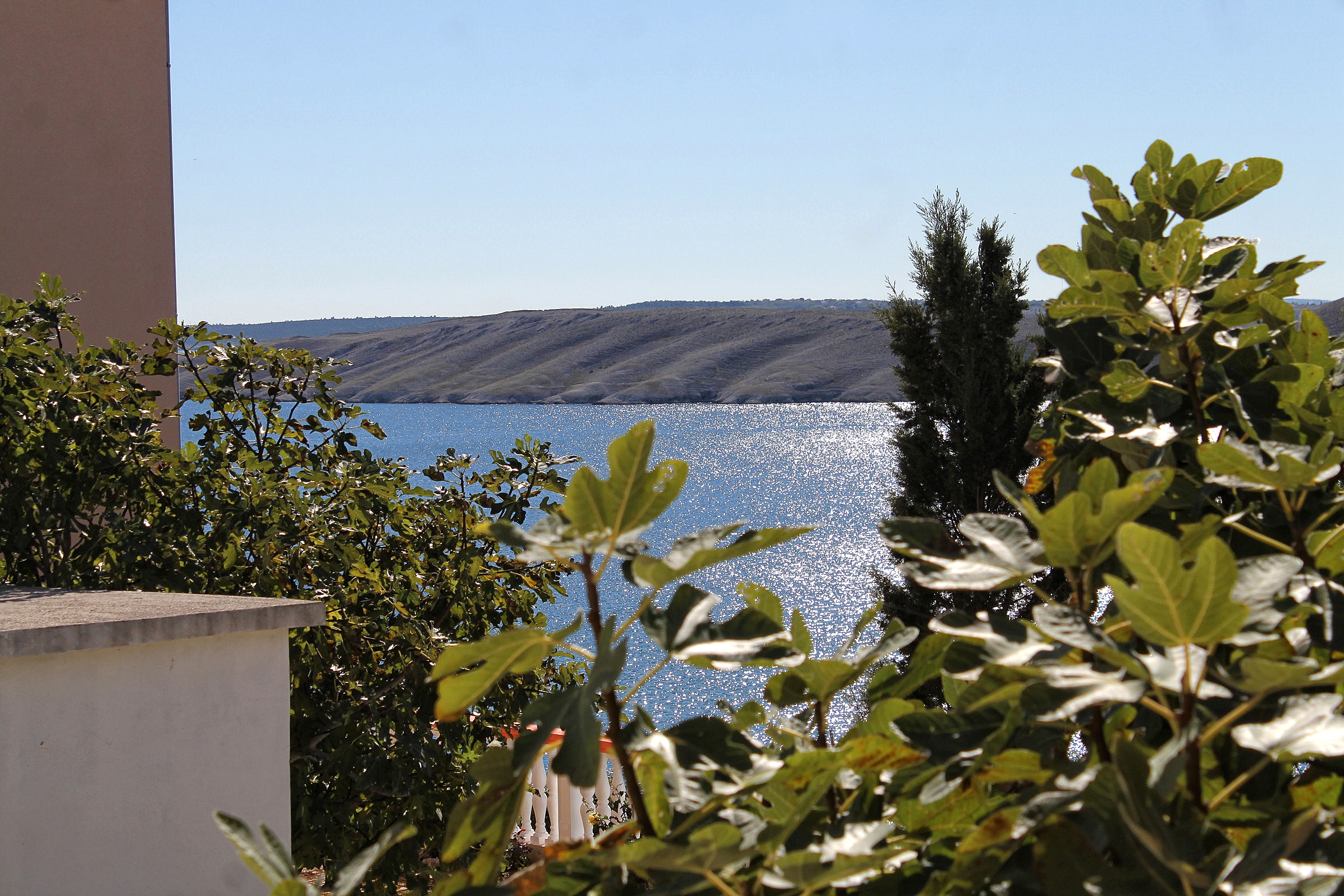 Three bedroom apartment with terrace and sea view Vlašići, Pag  A-c