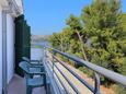 Arbanija, Balcony in the apartment, with a sea view, (pet friendly) and WiFi.