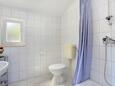 Arbanija, Bathroom in the apartment, (pet friendly) and WiFi.