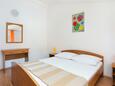 Arbanija, Bedroom 2 in the apartment, (pet friendly) and WiFi.