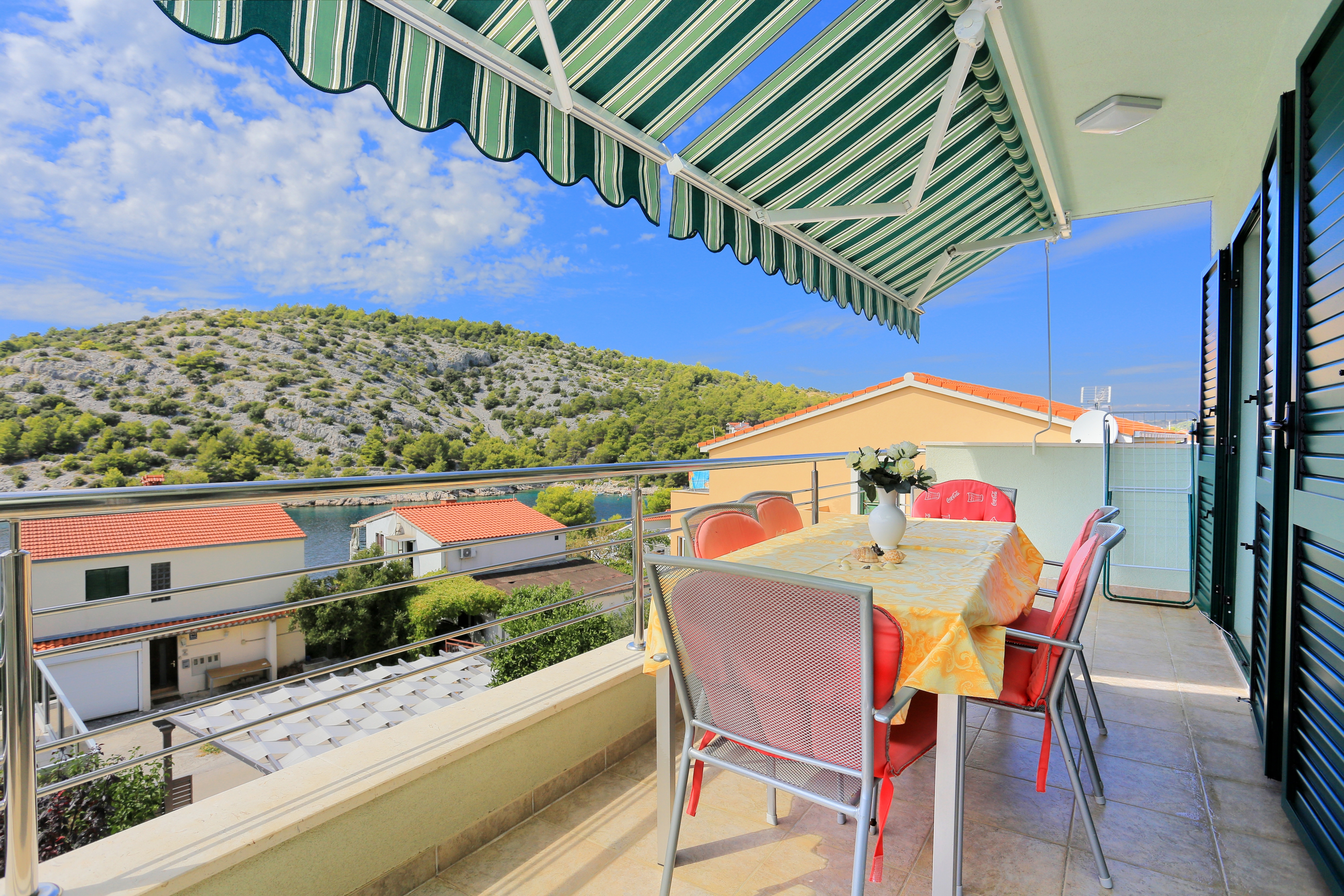 Three bedroom apartment with terrace and sea view Ražanj, Rogoznica  A-a