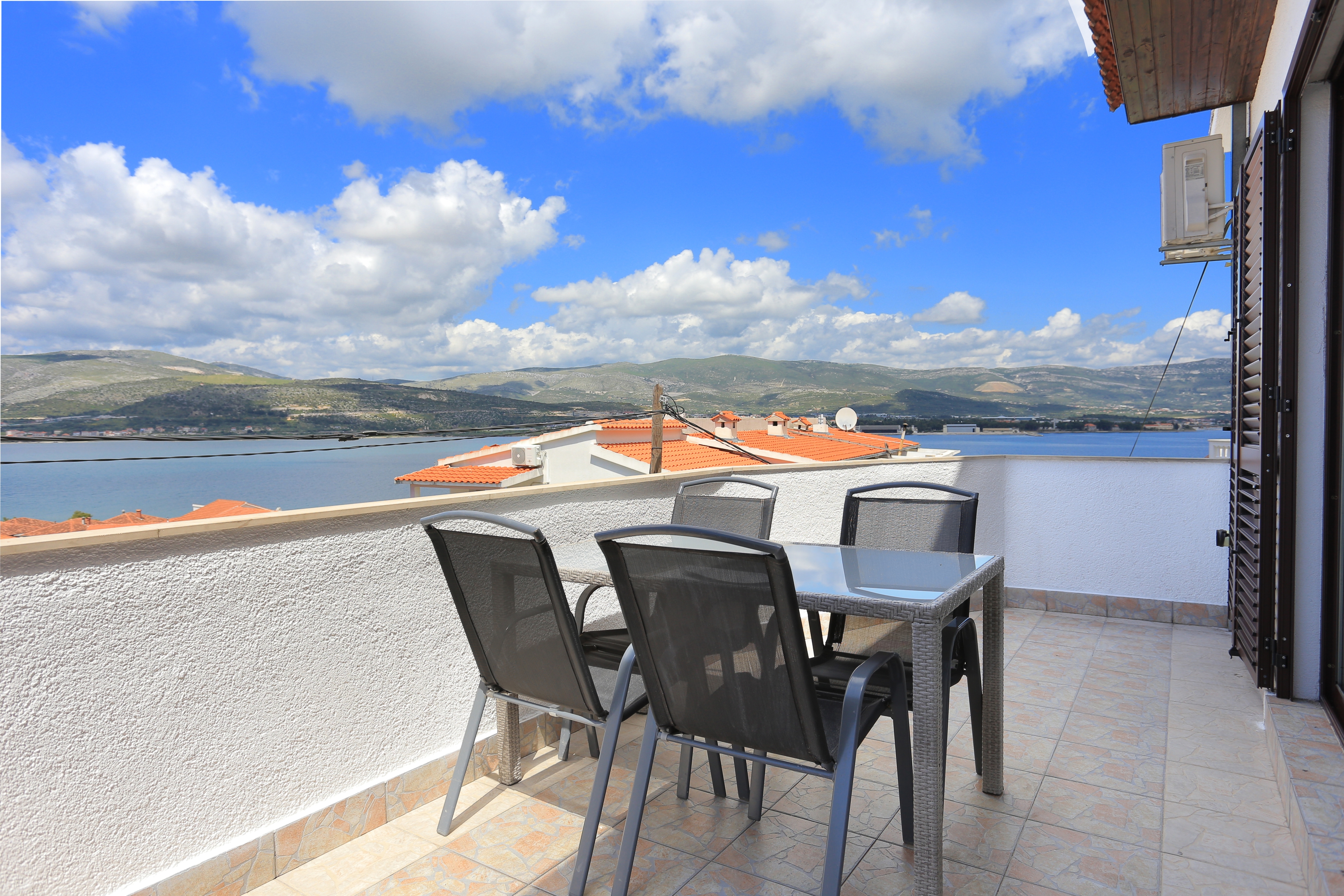 Two bedroom apartment with terrace and sea view Mastrinka, Čiovo  A-a